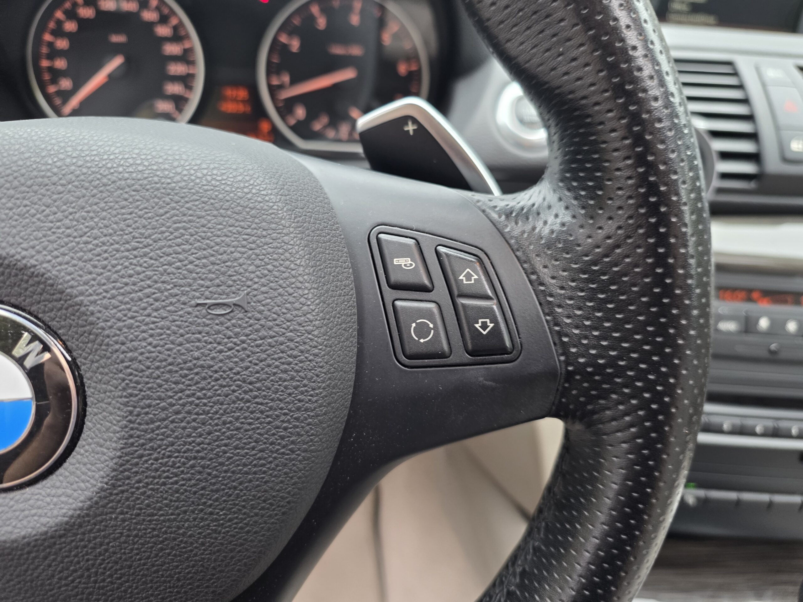 BMW SÉRIE 1 COUPÉ E82 – 125i 3.0 L6 218ch BVA6 Finition M SPORT