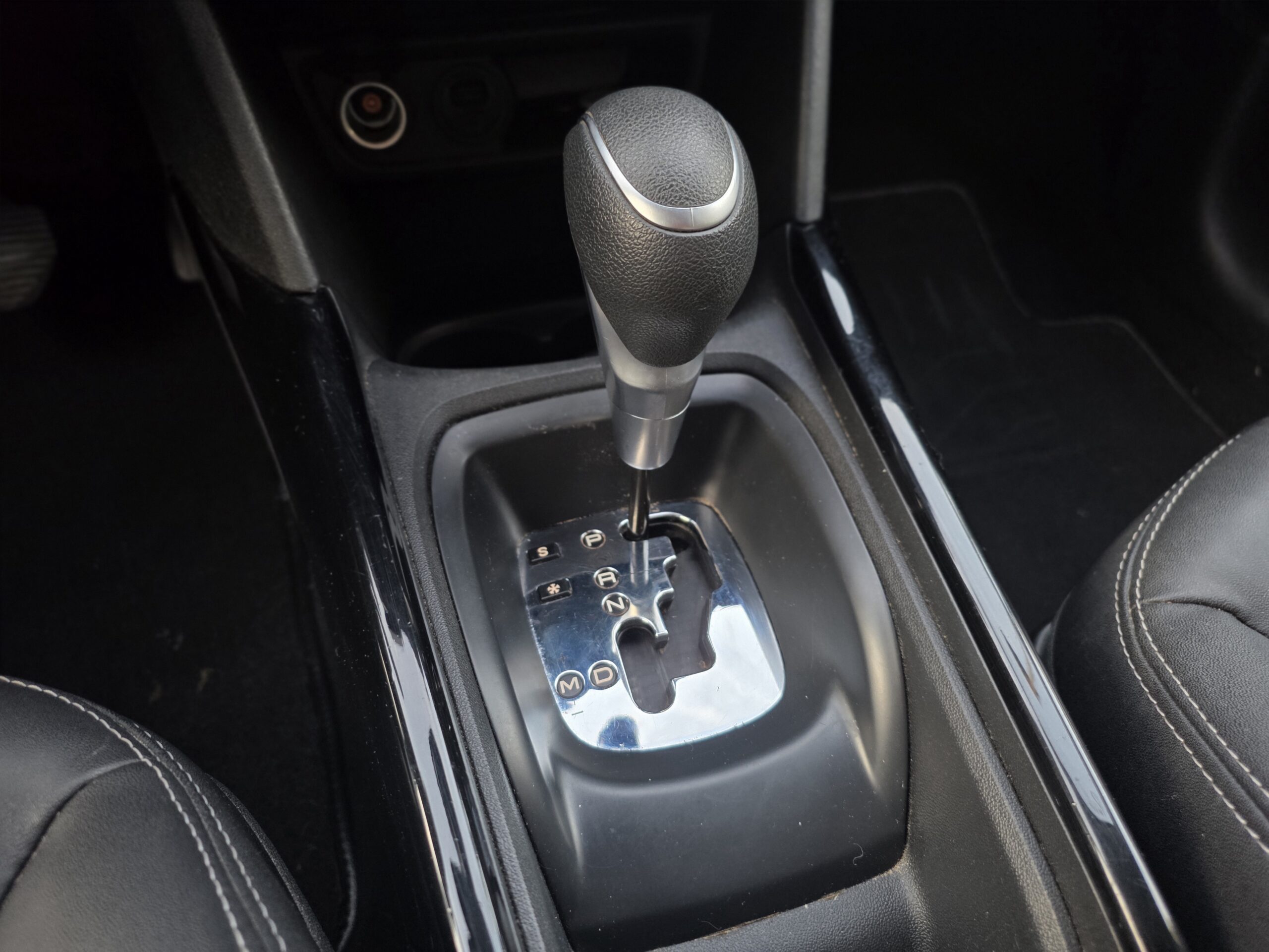 PEUGEOT 2008 – 1.2 PureTech 110ch EAT6 Finition ALLURE