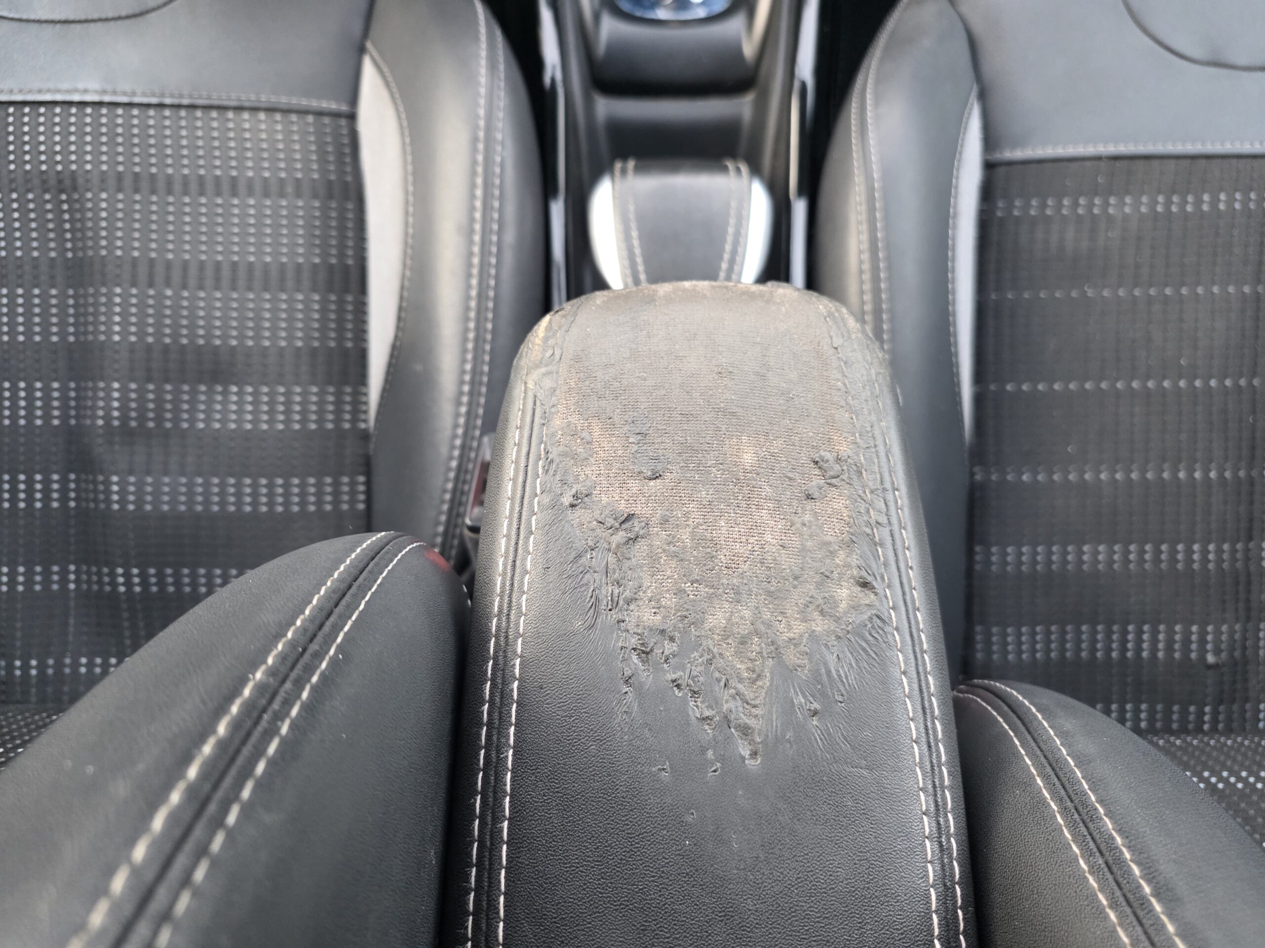 PEUGEOT 2008 – 1.2 PureTech 110ch EAT6 Finition ALLURE