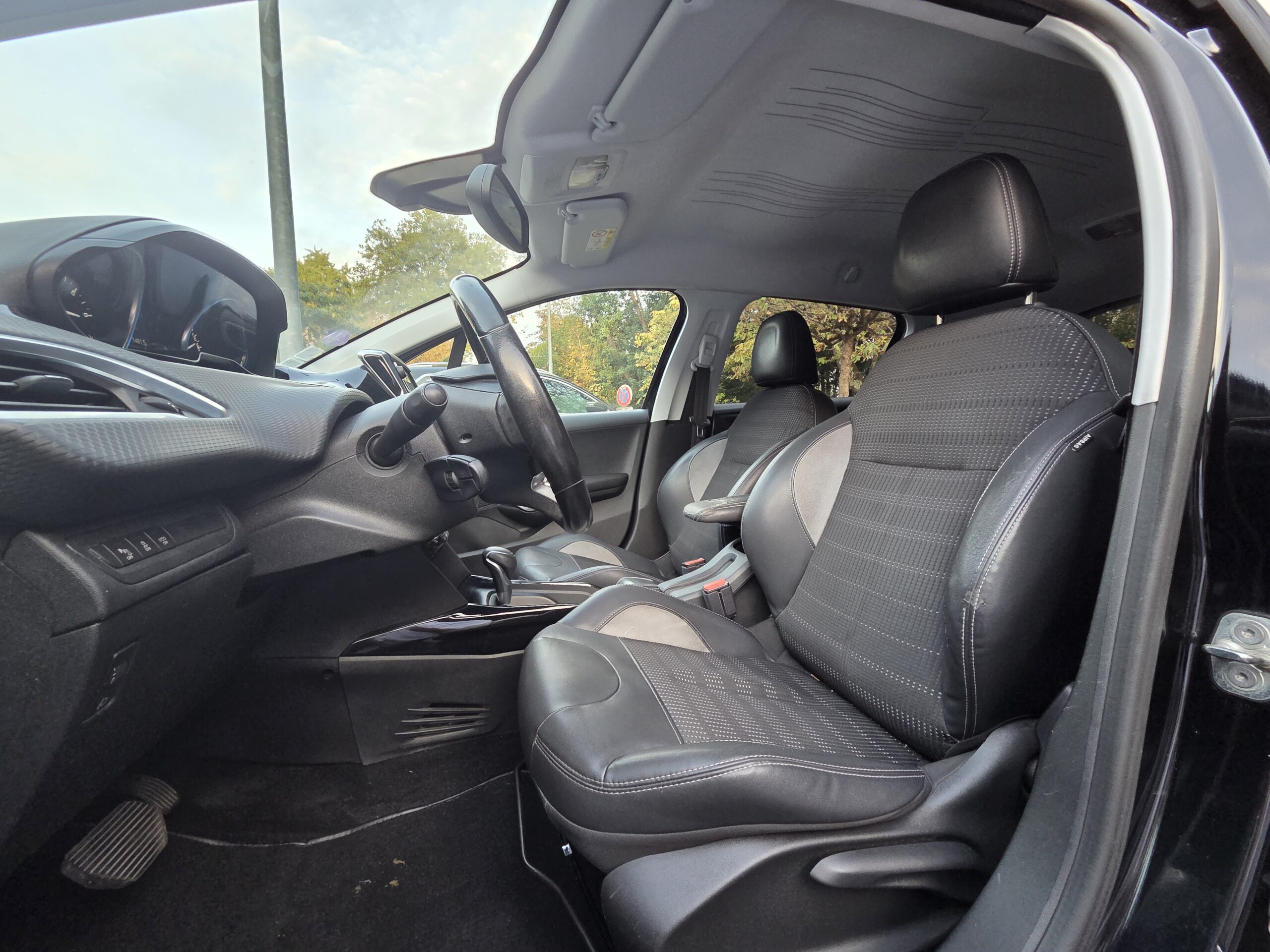 PEUGEOT 2008 – 1.2 PureTech 110ch EAT6 Finition ALLURE