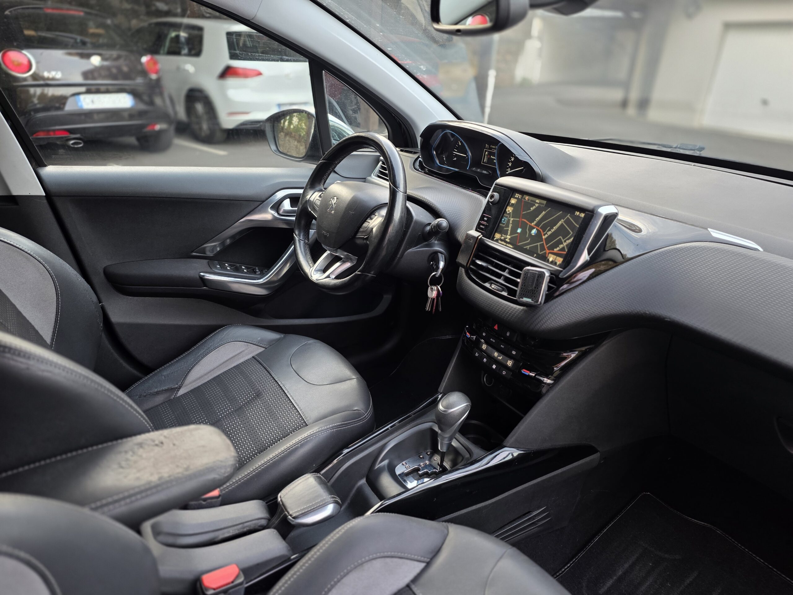 PEUGEOT 2008 – 1.2 PureTech 110ch EAT6 Finition ALLURE