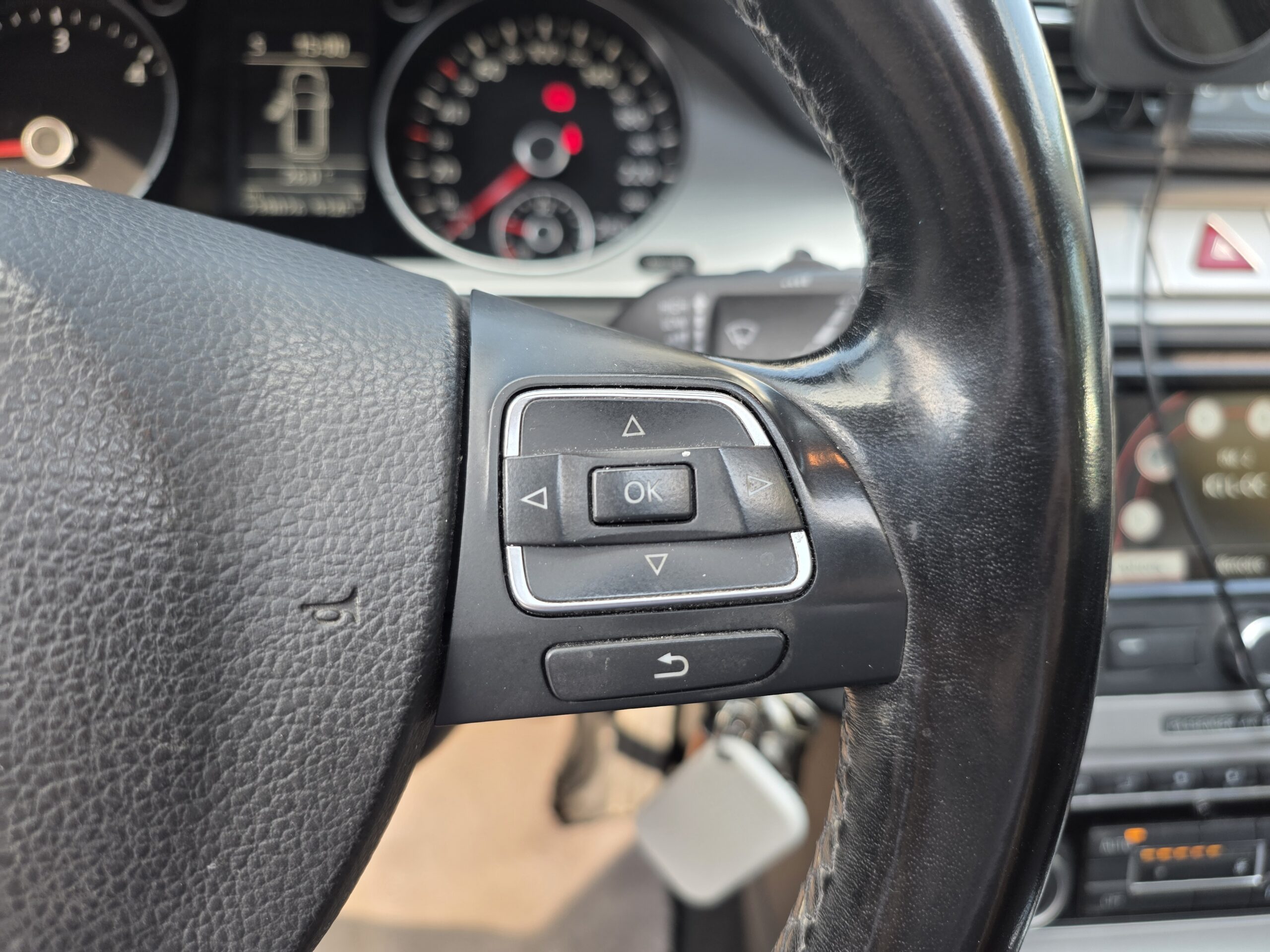 VOLKSWAGEN PASSAT SW – 2.0 TDI 140ch BVM6 Finition EMBASSY II
