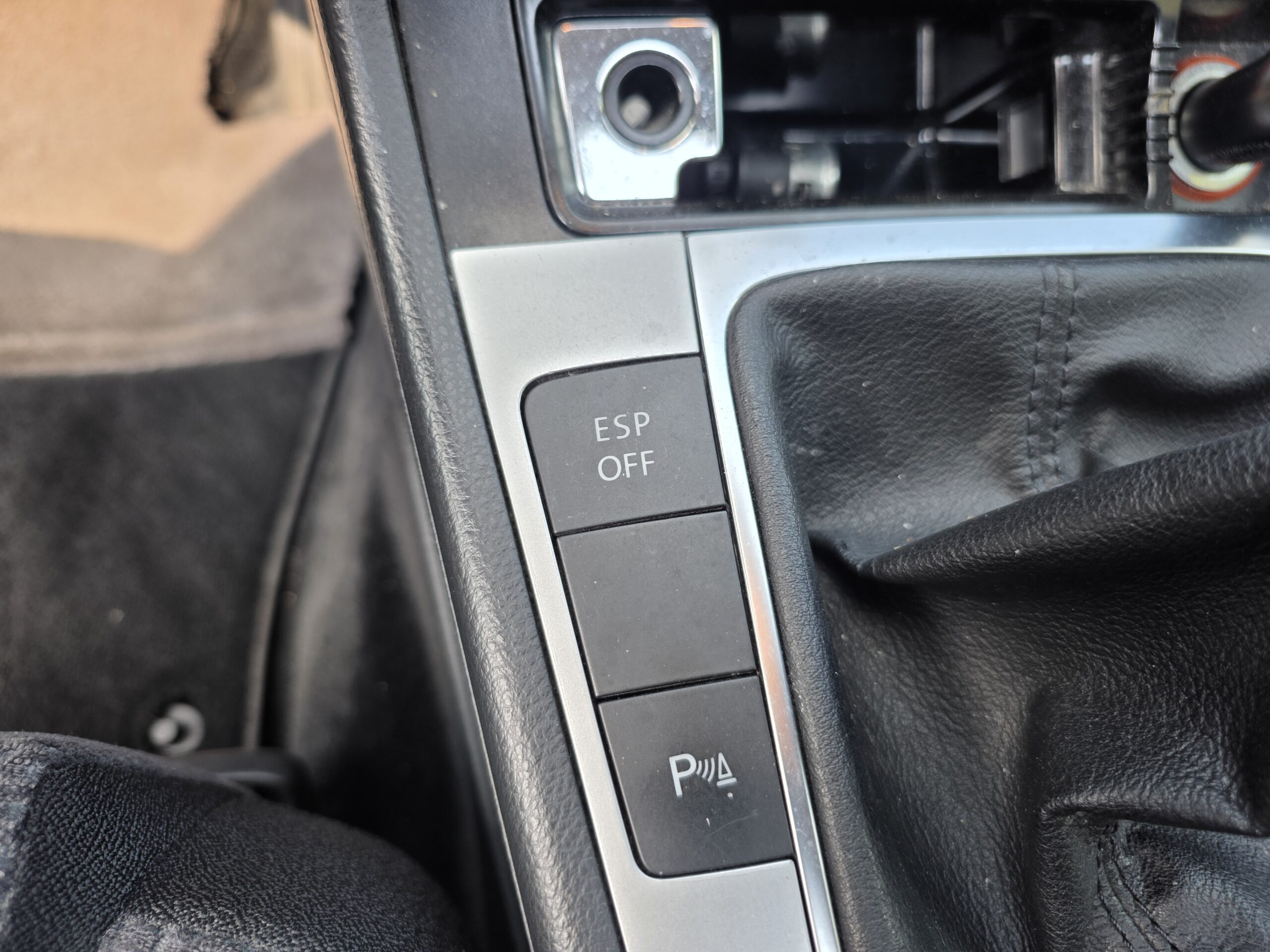 VOLKSWAGEN PASSAT SW – 2.0 TDI 140ch BVM6 Finition EMBASSY II