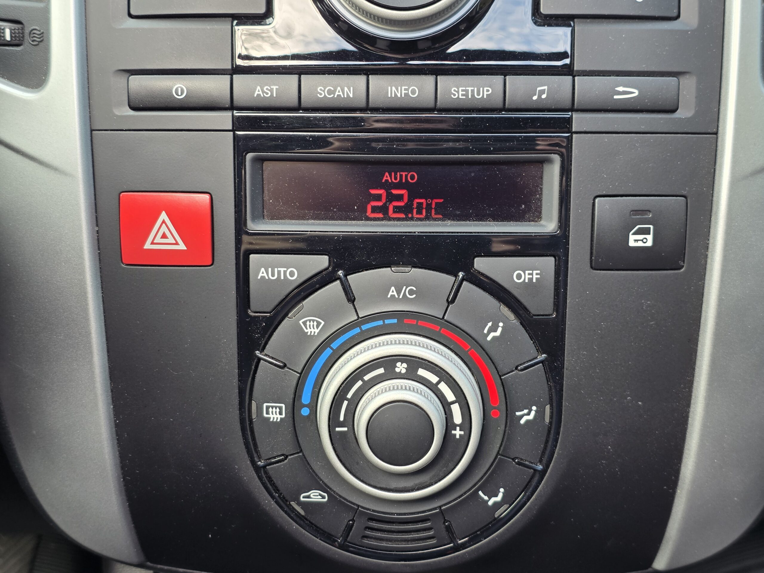 KIA VENGA – 1.4 CVVT 90ch BVM5 Finition URBAN CHIC