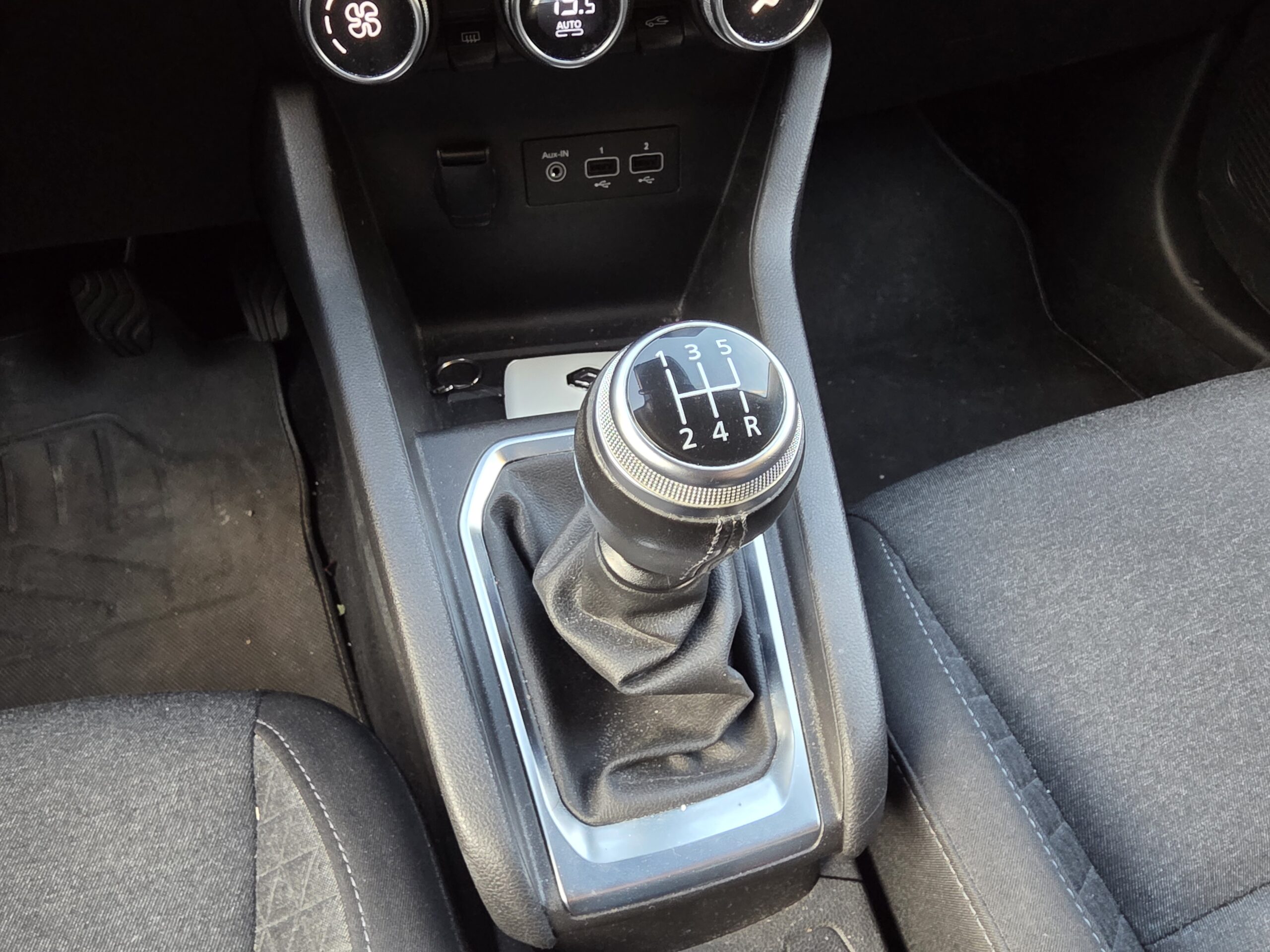 RENAULT CLIO 5 – 1.0 TCe 100ch BVM5 Finition INTENS