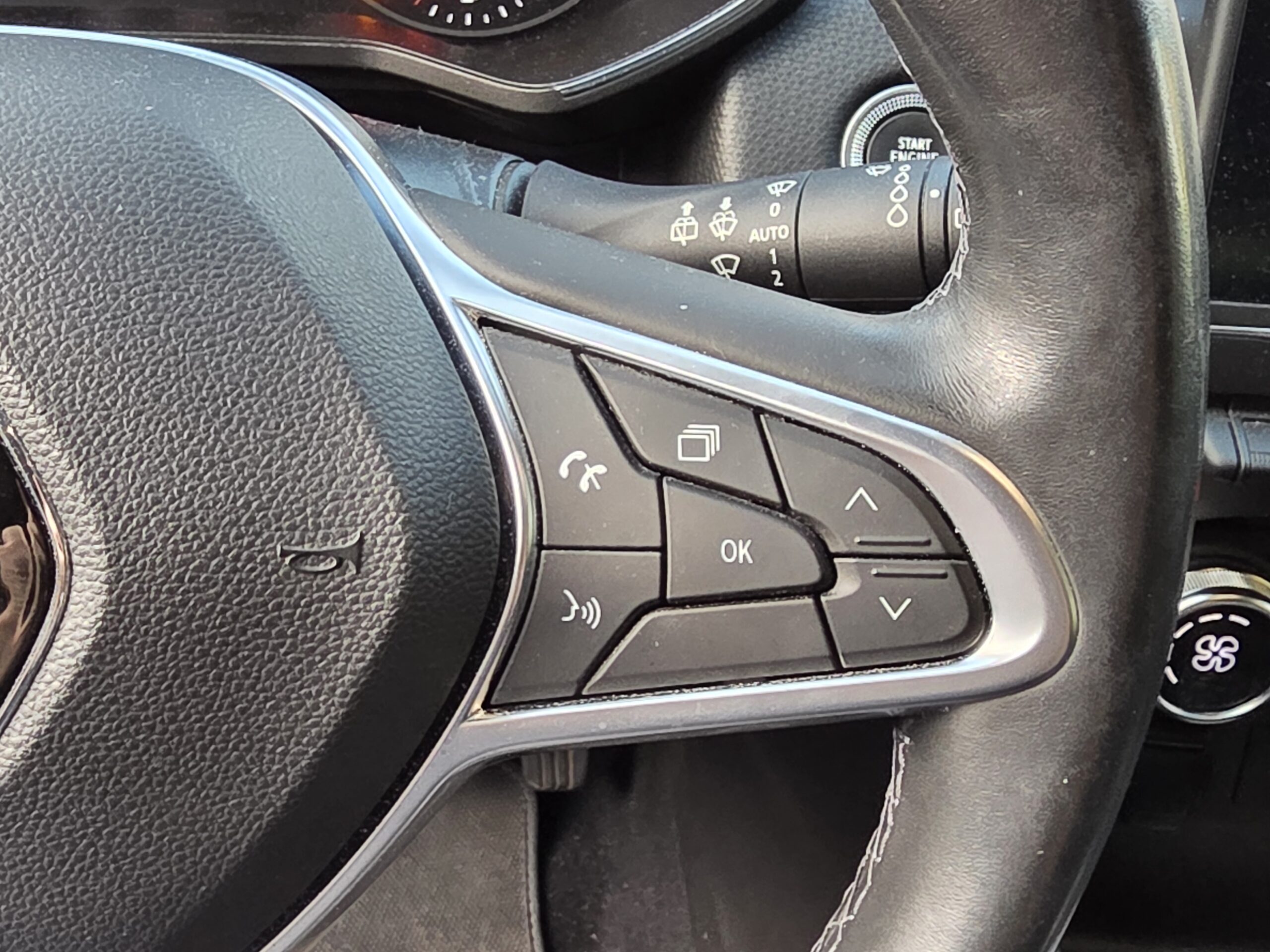 RENAULT CLIO 5 – 1.0 TCe 100ch BVM5 Finition INTENS