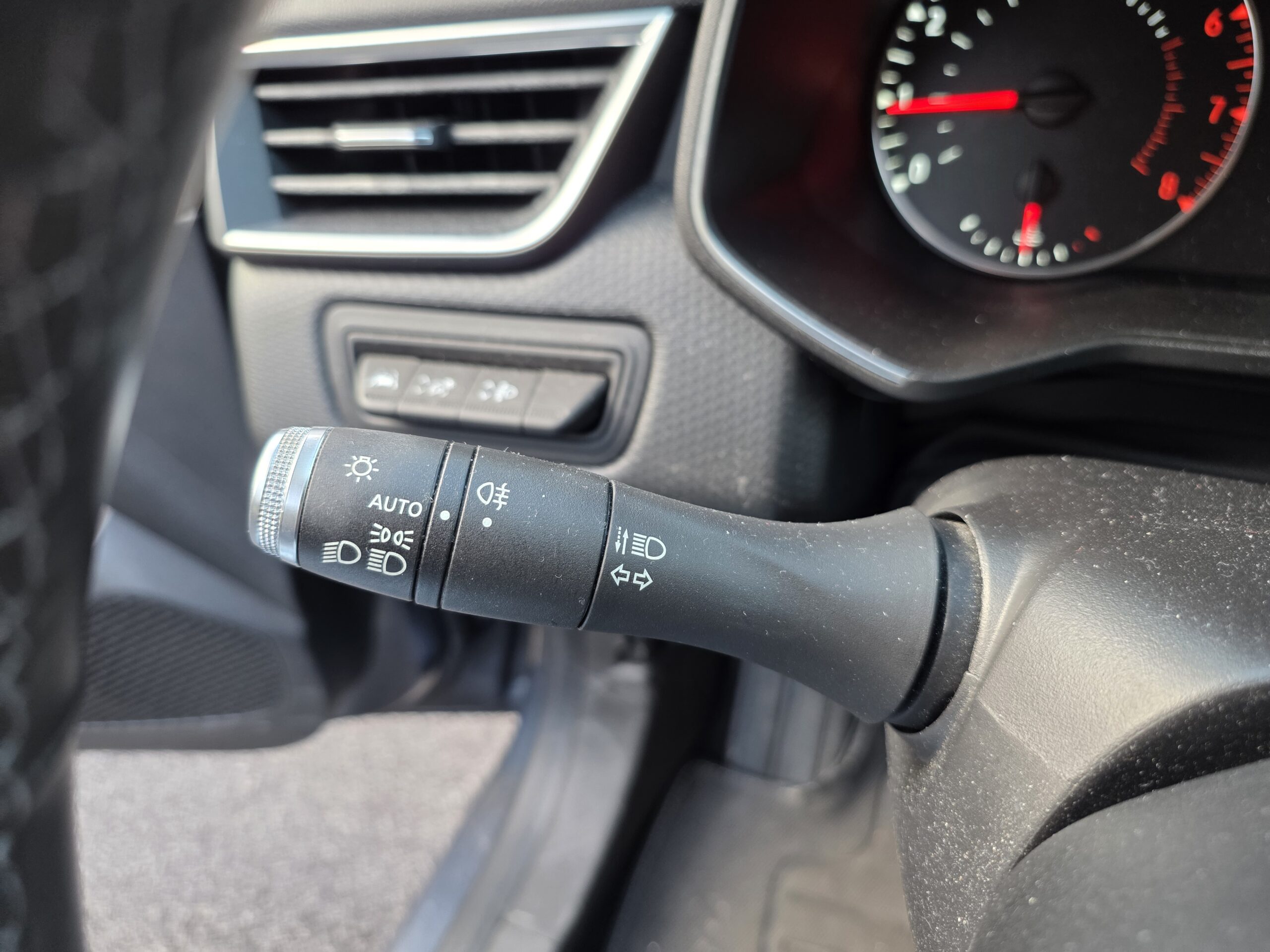RENAULT CLIO 5 – 1.0 TCe 100ch BVM5 Finition INTENS