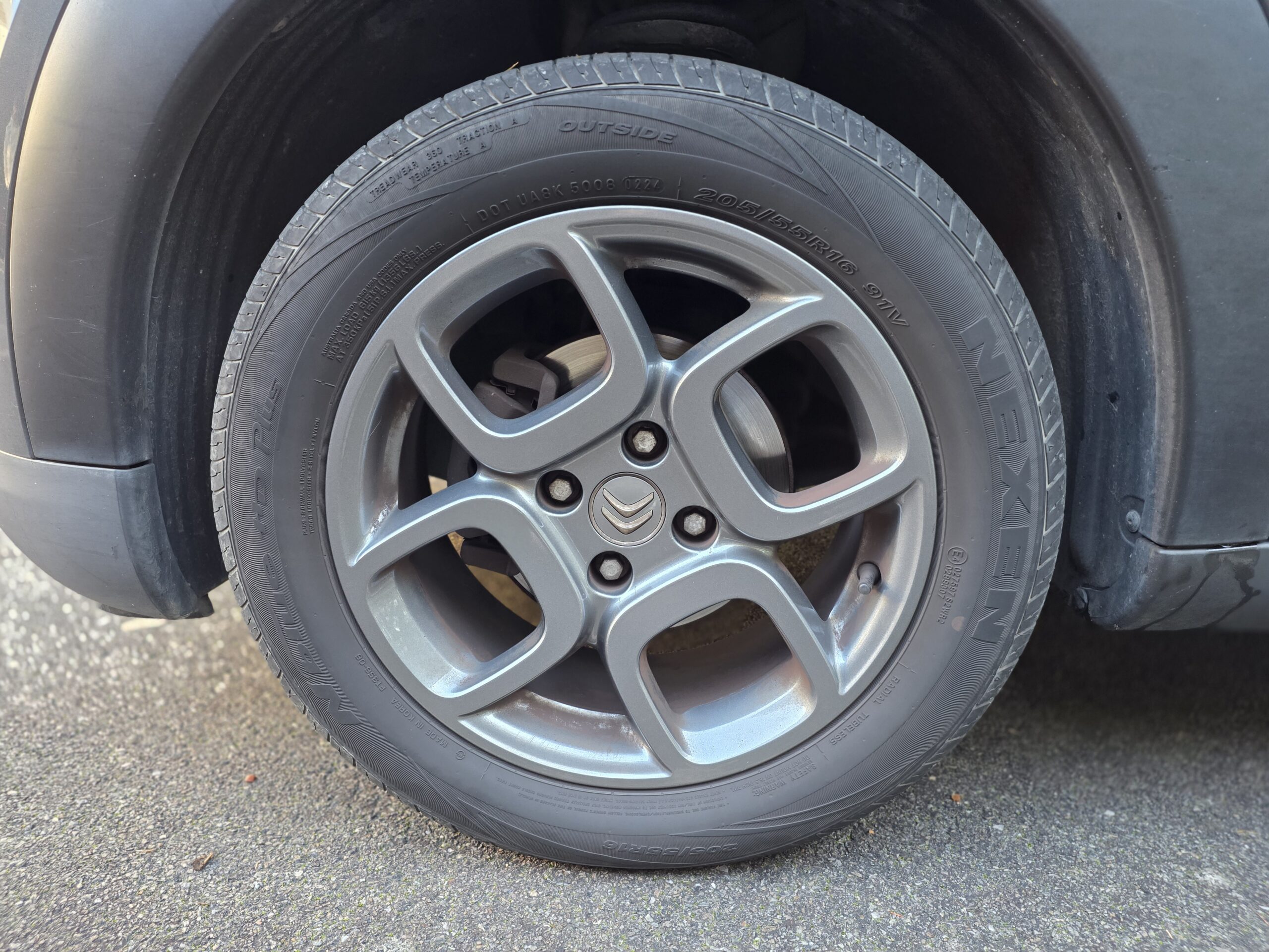 CITROËN C4 CACTUS – 1.2 PureTech 82ch BVM5 Finition SHINE