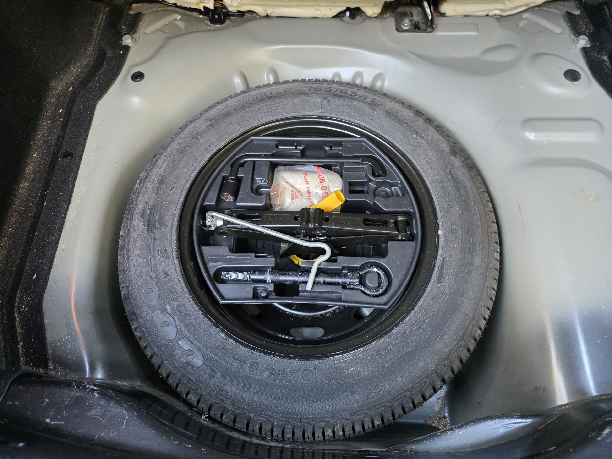 CITROËN C4 CACTUS – 1.2 PureTech 82ch BVM5 Finition SHINE