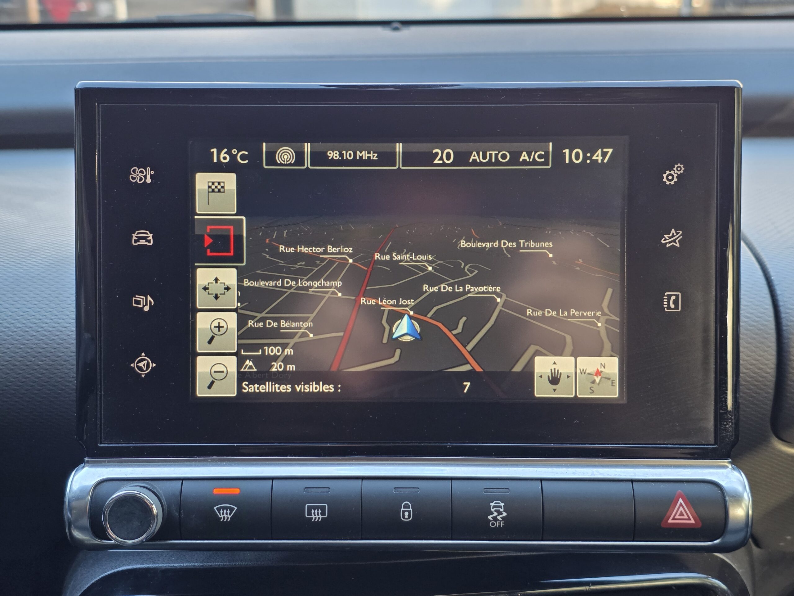 CITROËN C4 CACTUS – 1.2 PureTech 82ch BVM5 Finition SHINE