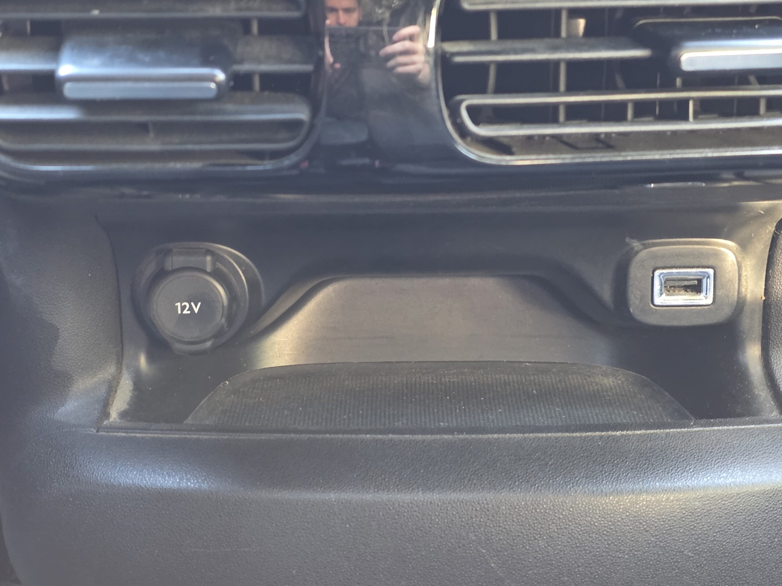 CITROËN C4 CACTUS – 1.2 PureTech 82ch BVM5 Finition SHINE