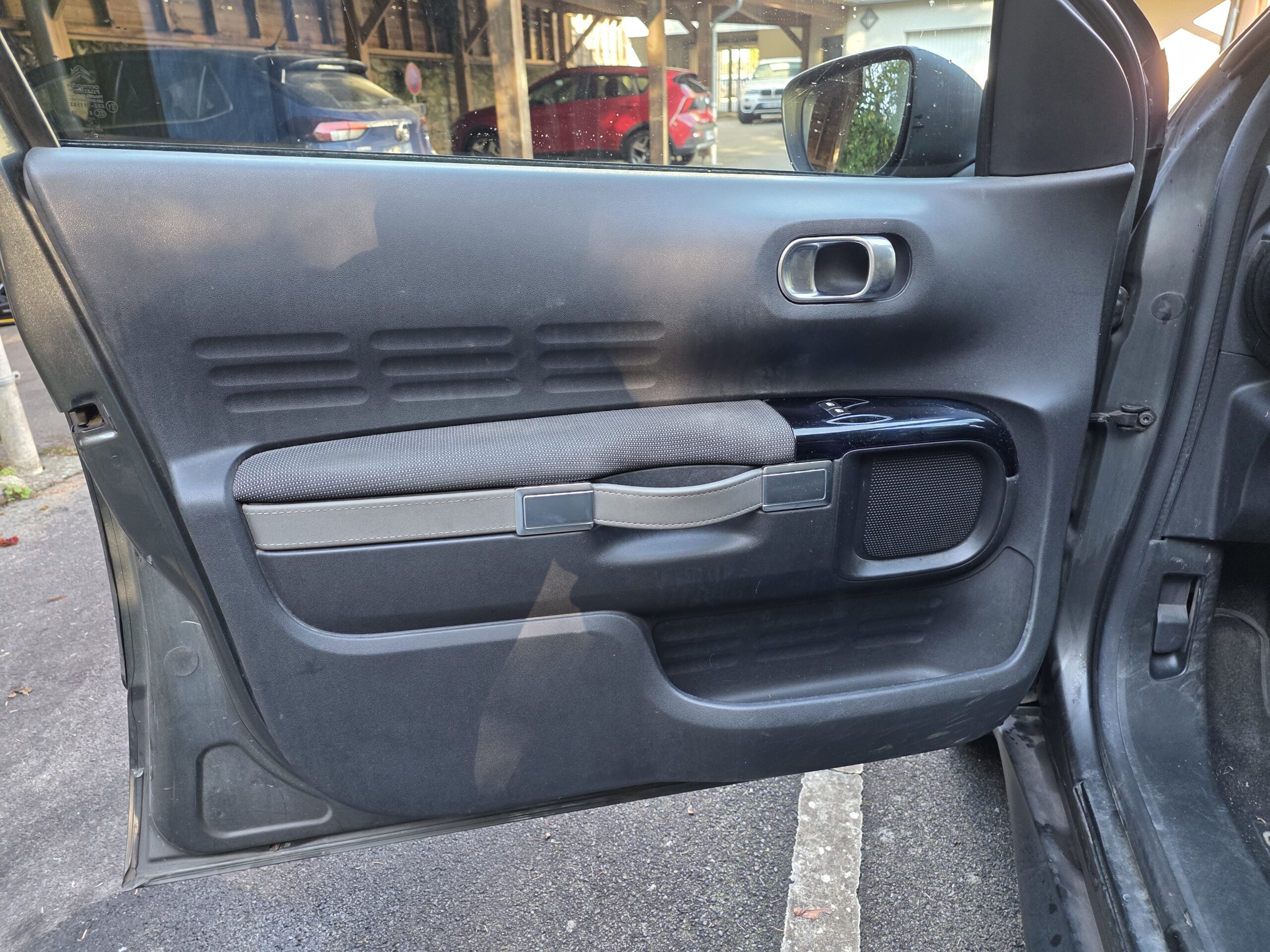 CITROËN C4 CACTUS – 1.2 PureTech 82ch BVM5 Finition SHINE