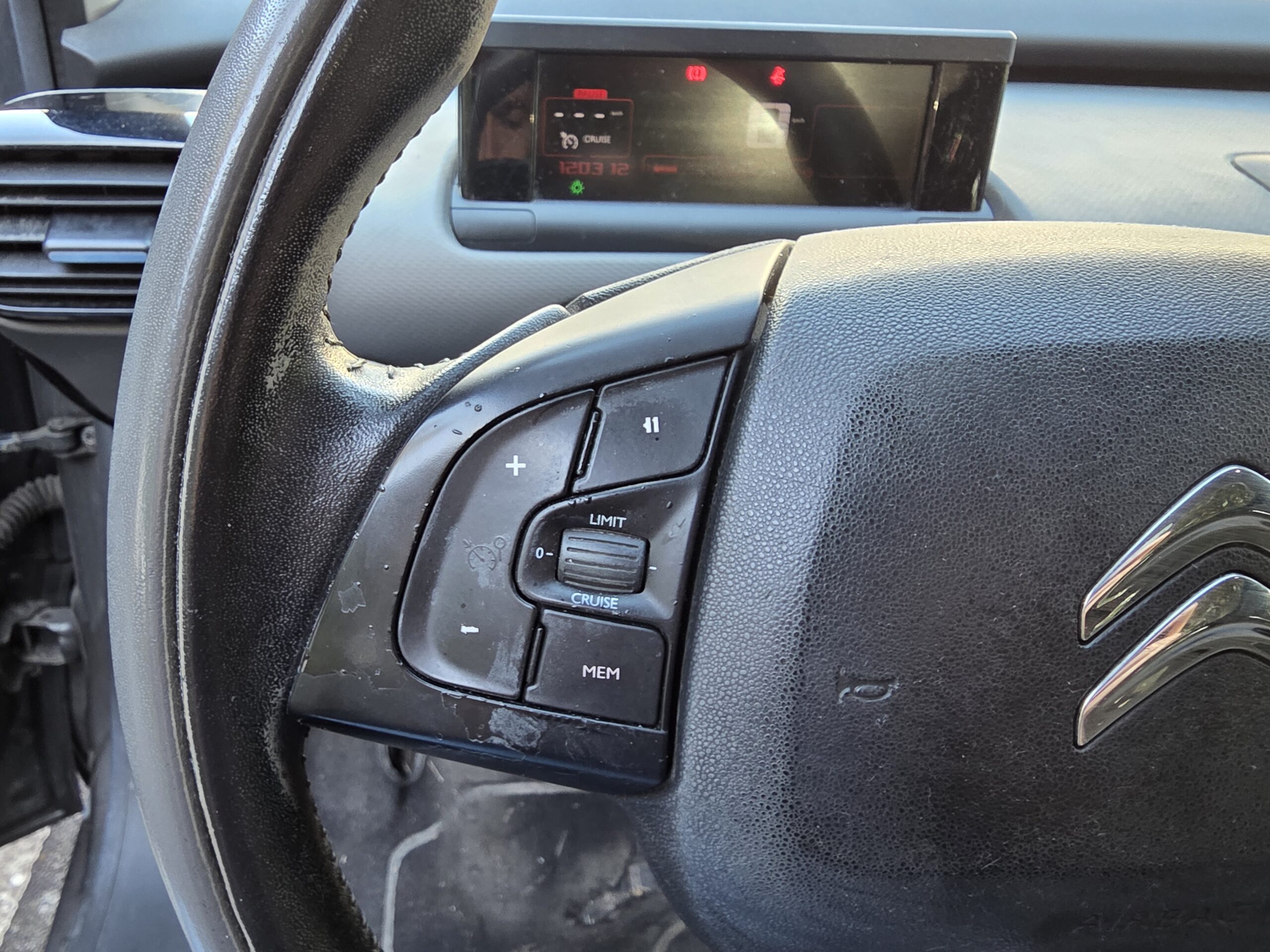 CITROËN C4 CACTUS – 1.2 PureTech 82ch BVM5 Finition SHINE