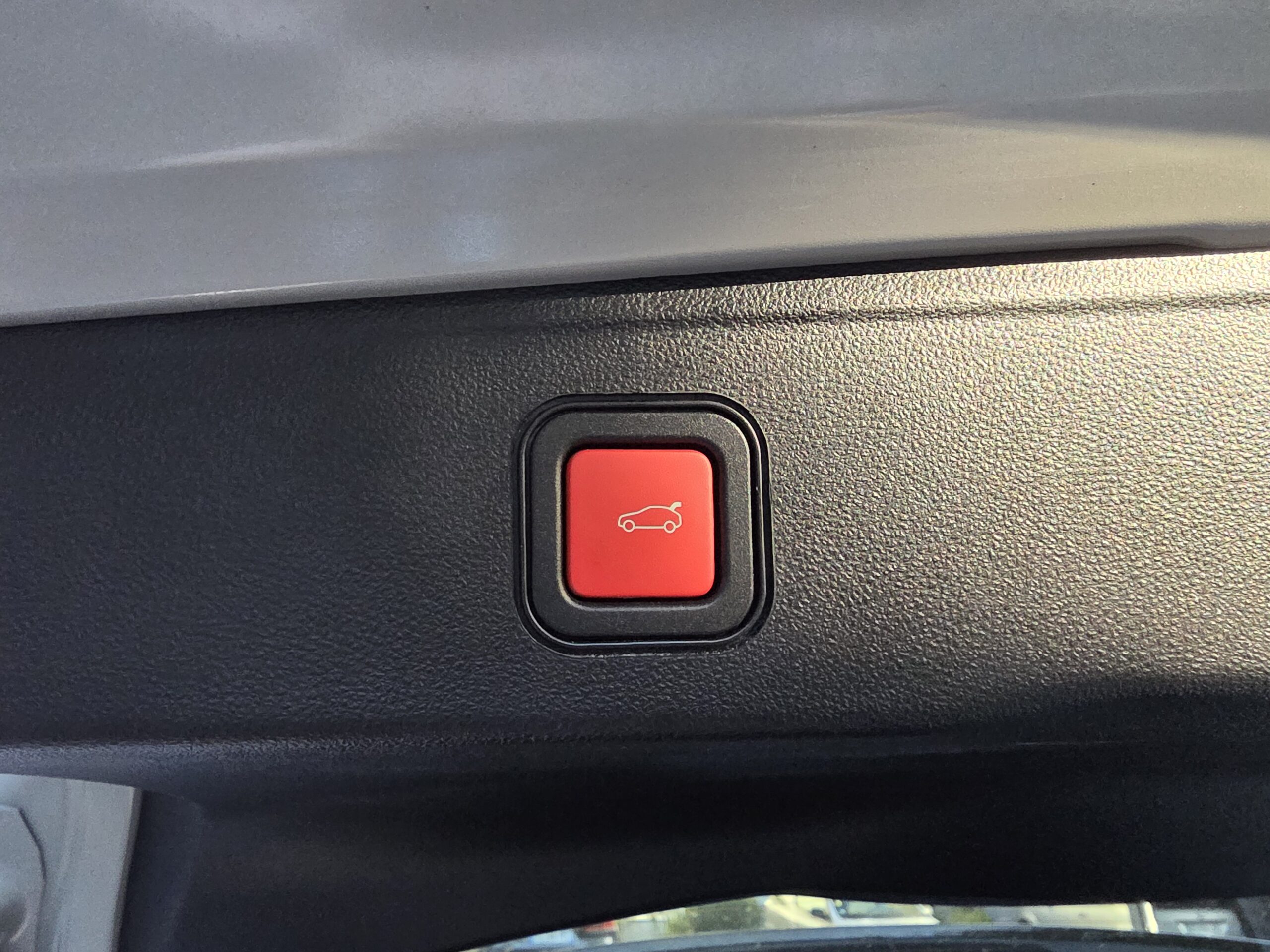 JEEP AVENGER – 1.2 Turbo e-Hybrid 110 ch Boîte automatique e-DCS6 Finition SUMMIT