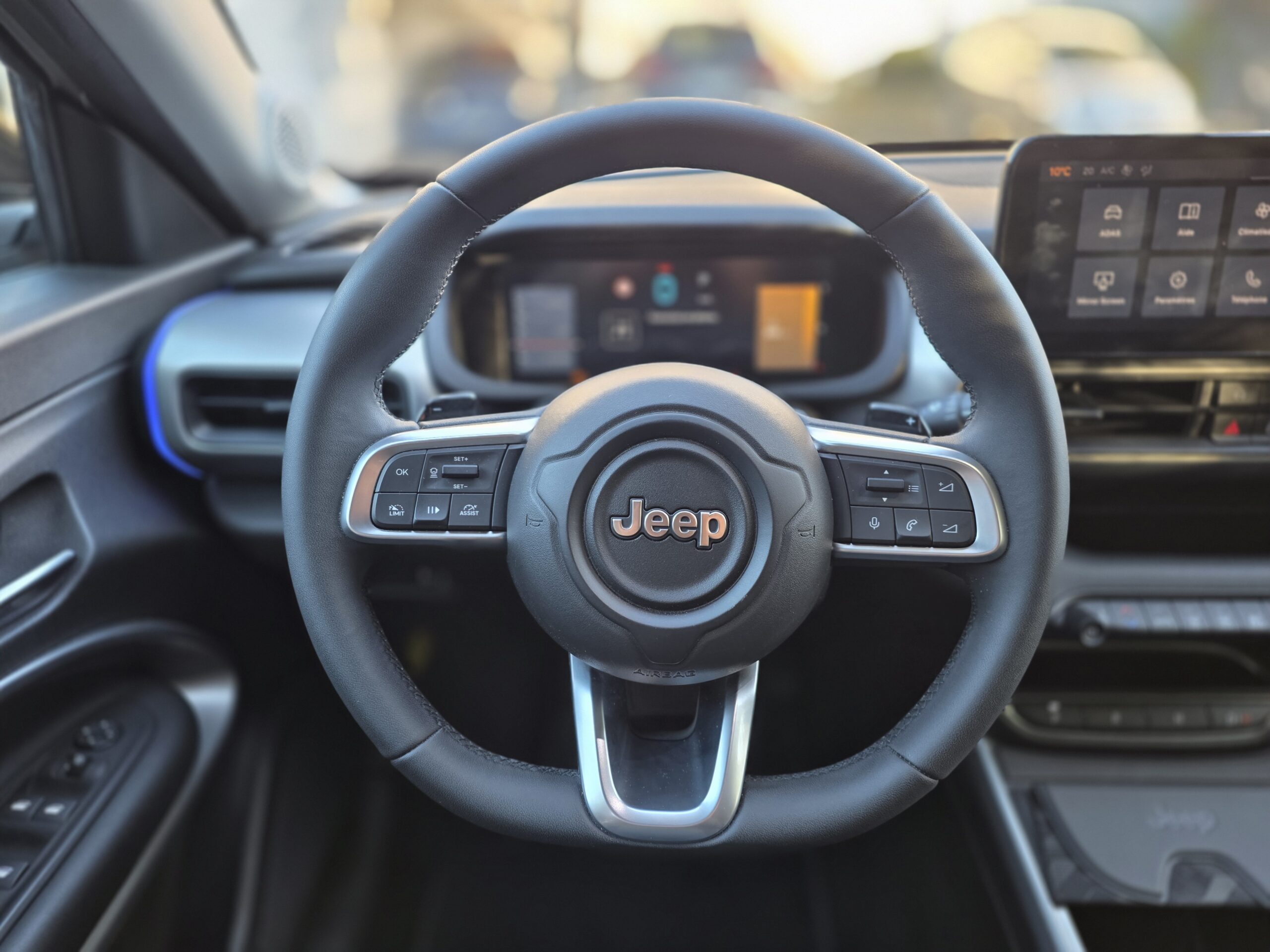 JEEP AVENGER – 1.2 Turbo e-Hybrid 110 ch Boîte automatique e-DCS6 Finition SUMMIT