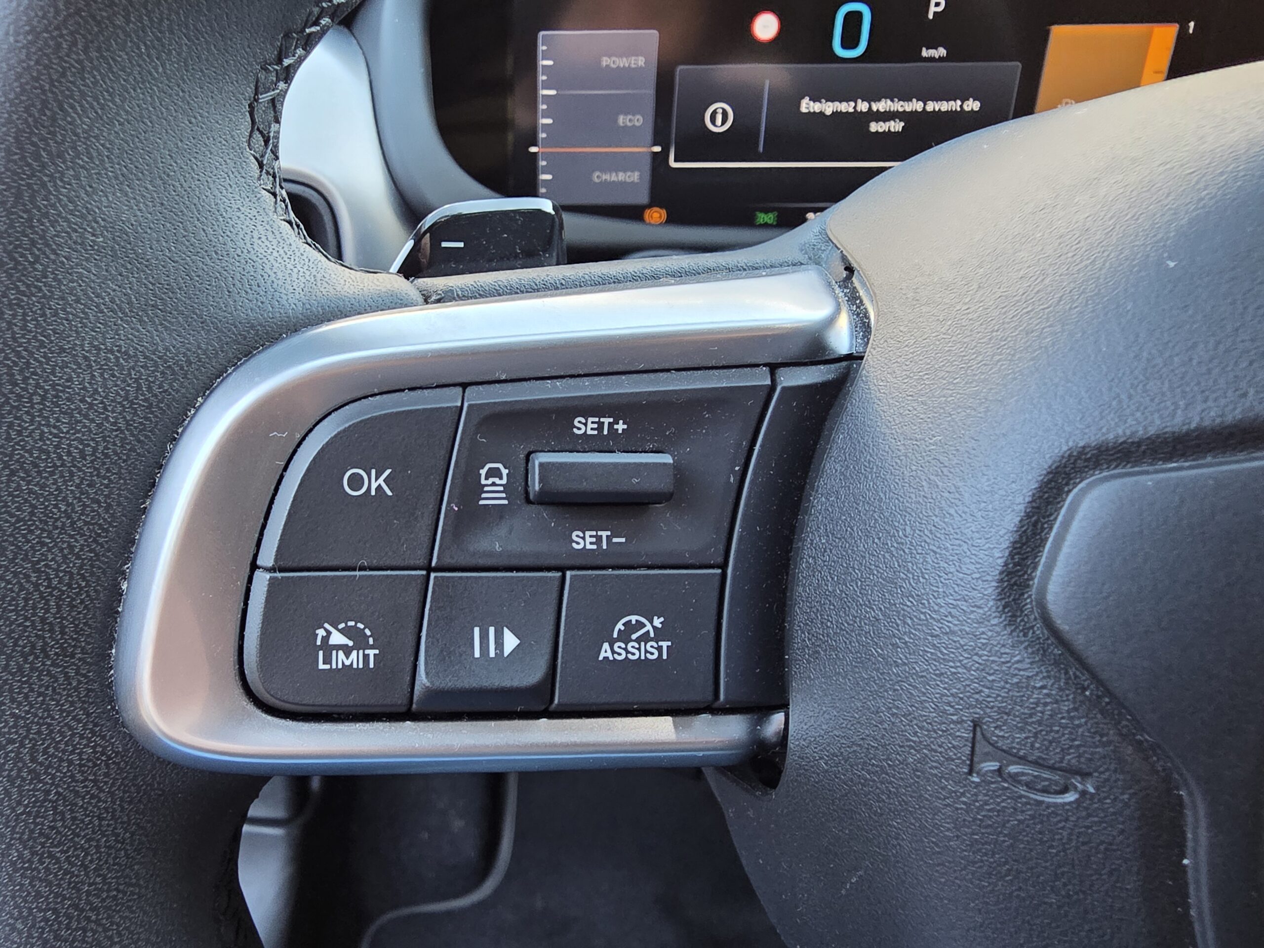 JEEP AVENGER – 1.2 Turbo e-Hybrid 110 ch Boîte automatique e-DCS6 Finition SUMMIT