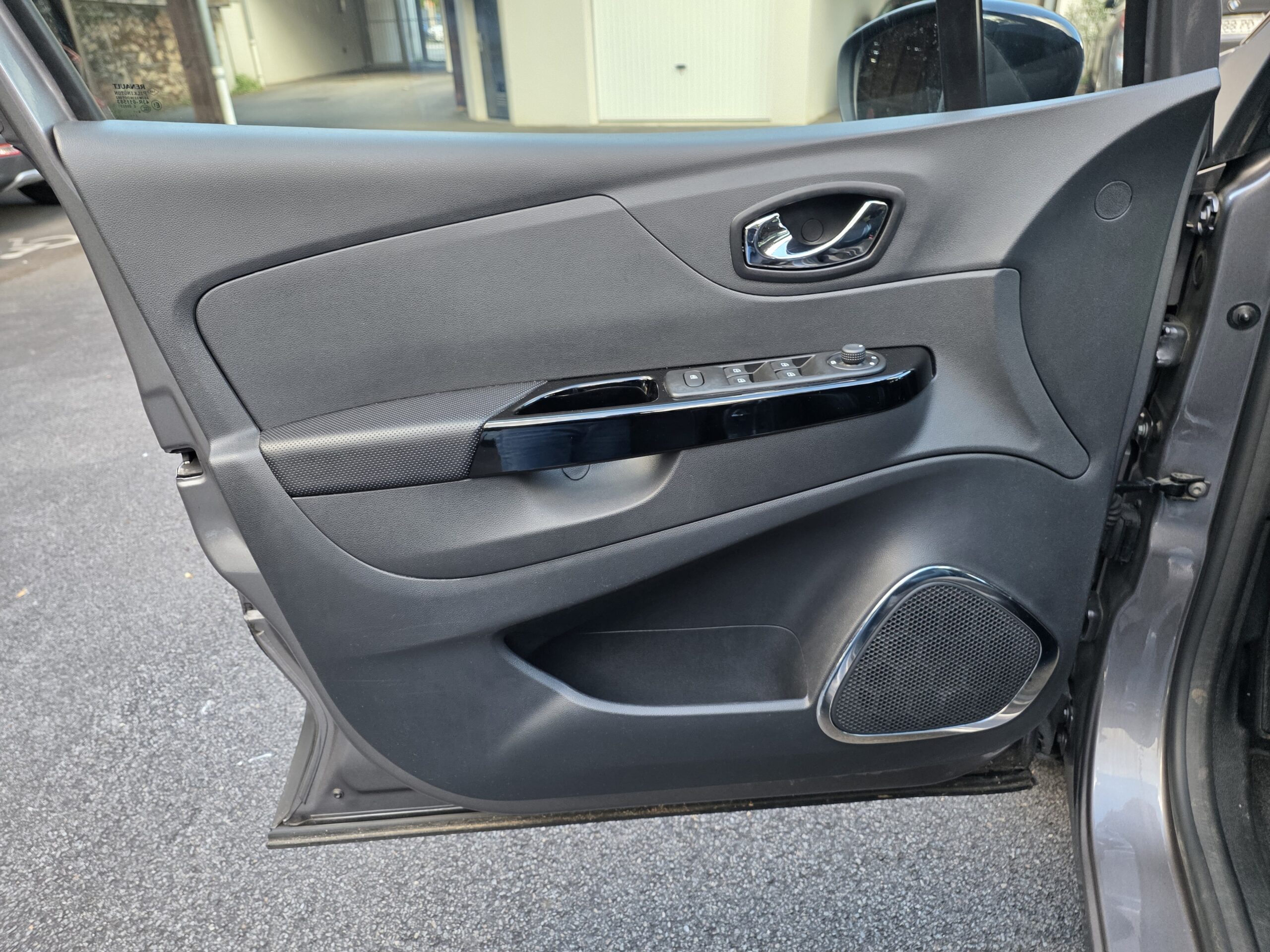 RENAULT CAPTUR – 1.2 TCe 120ch EDC6 Finition INTENS