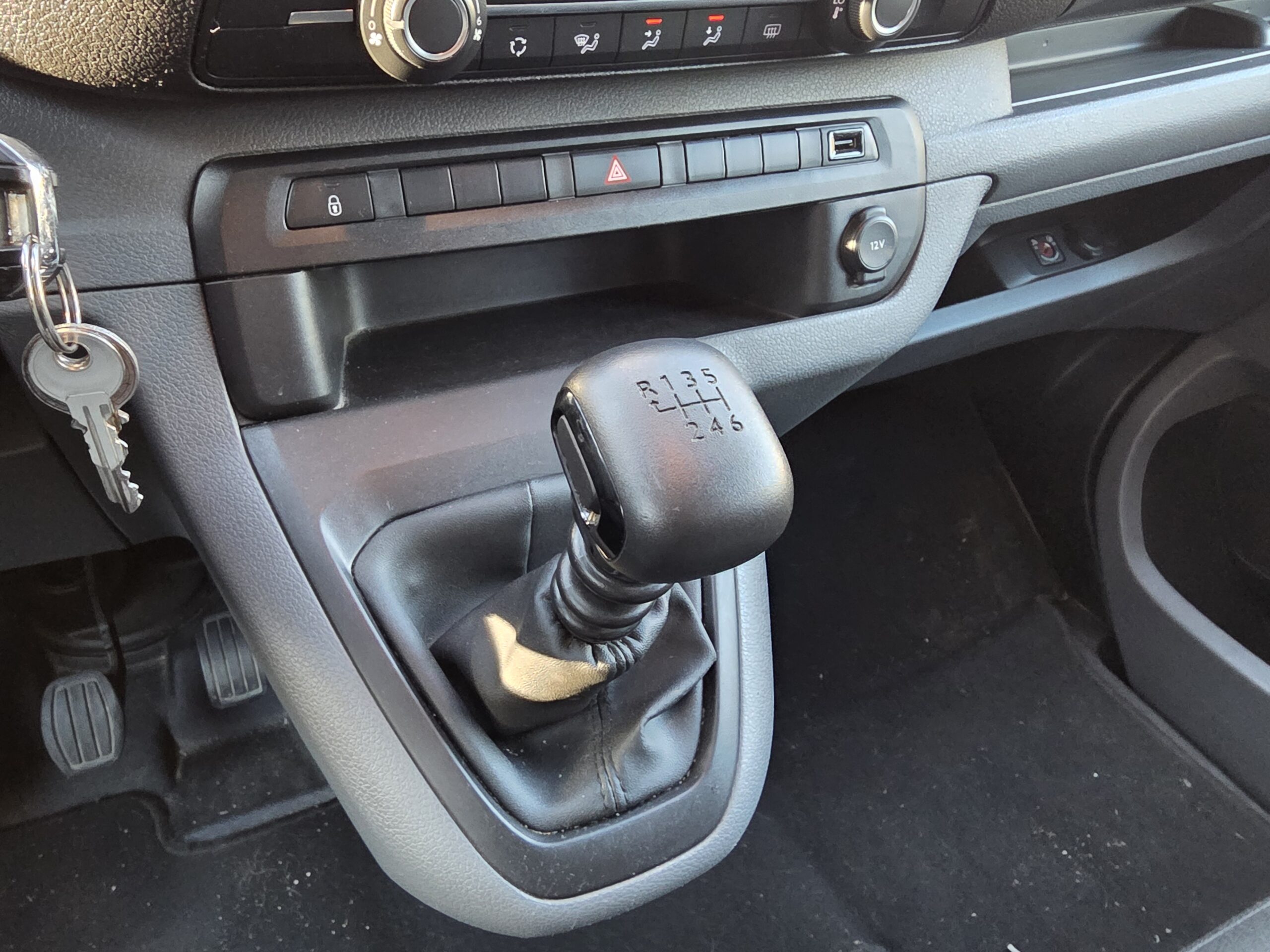 TOYOTA PROACE LONG – 2.0 D-4D 144ch BVM6 Finition DYNAMIC