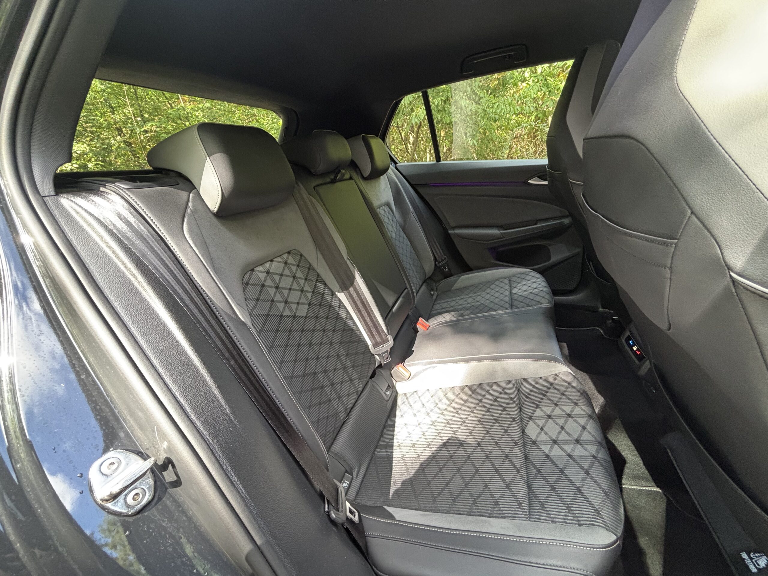 VOLKSWAGEN Golf VIII 1.5 eTSi DSG7 150 R LINE
