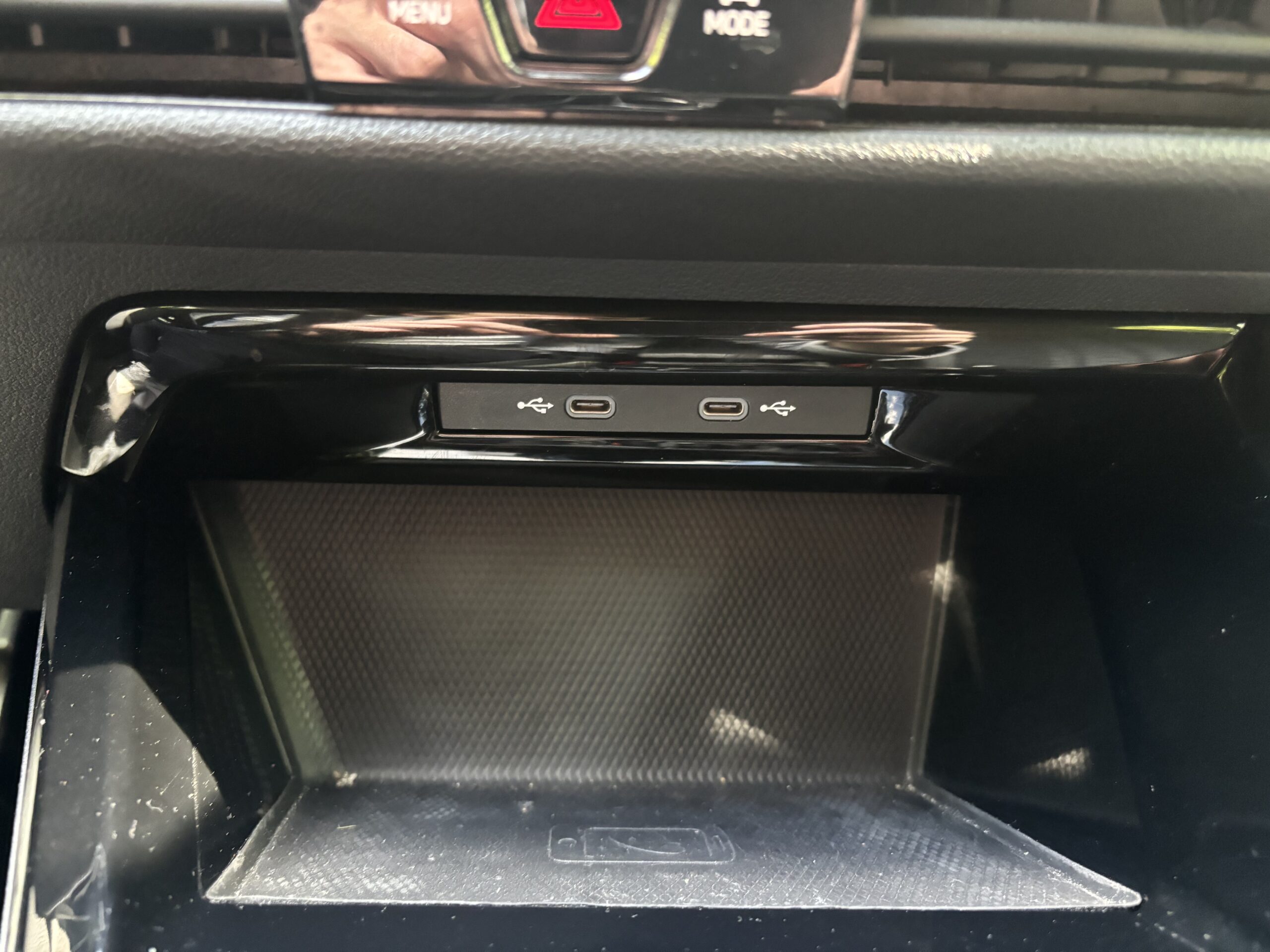 VOLKSWAGEN Golf VIII 1.5 eTSi DSG7 150 R LINE