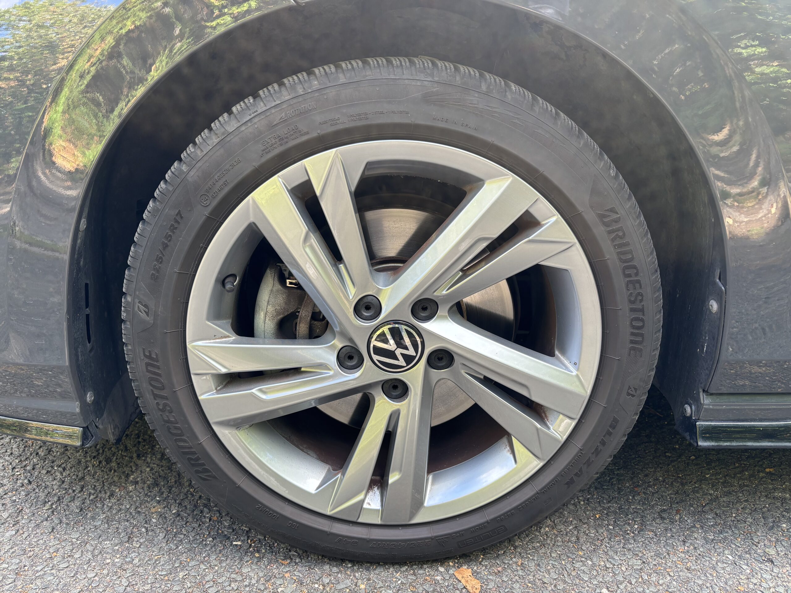 VOLKSWAGEN Golf VIII 1.5 eTSi DSG7 150 R LINE