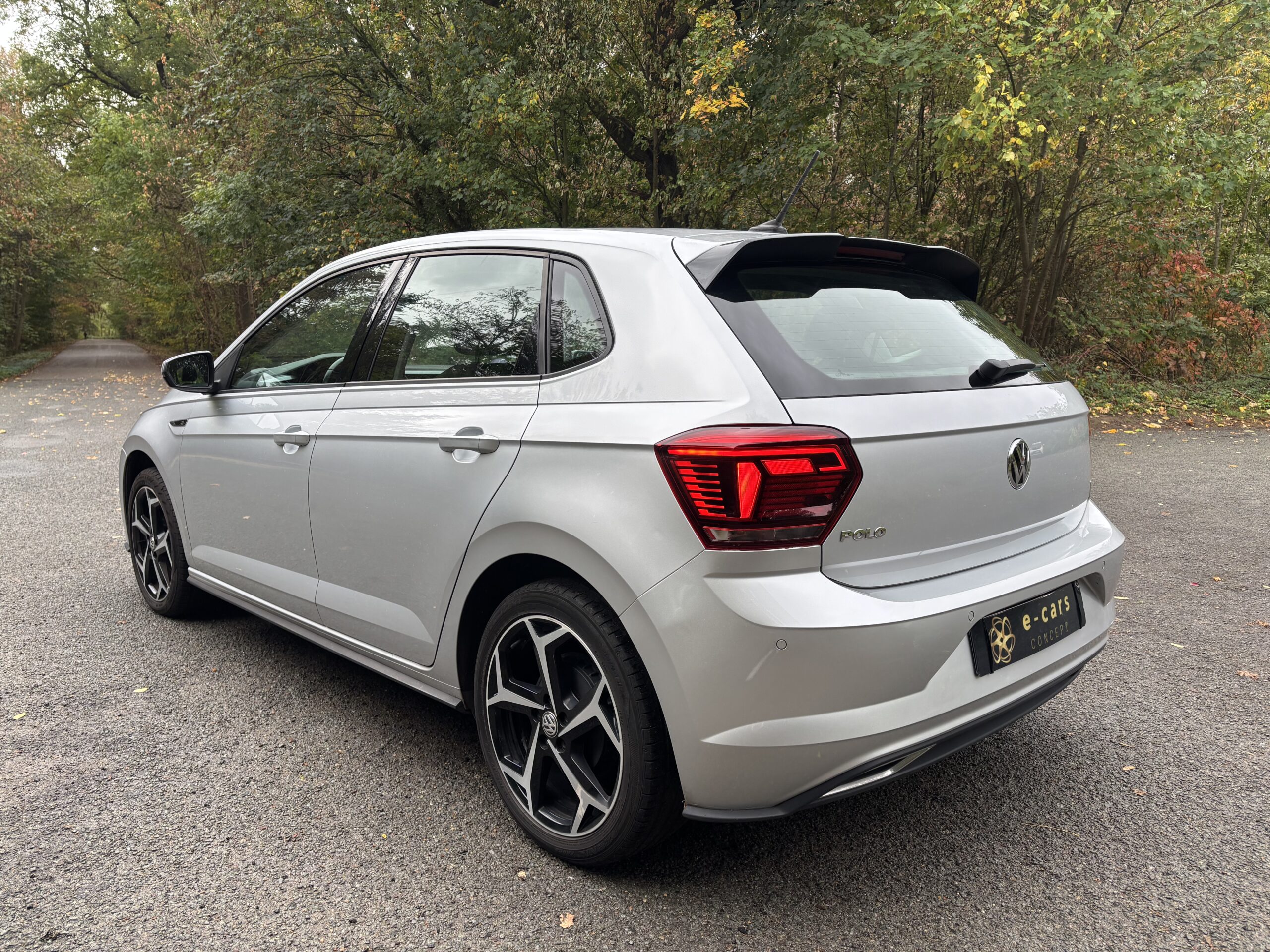 VOLKSWAGEN Polo VI 1.0 TSI DSG7 95 R-line