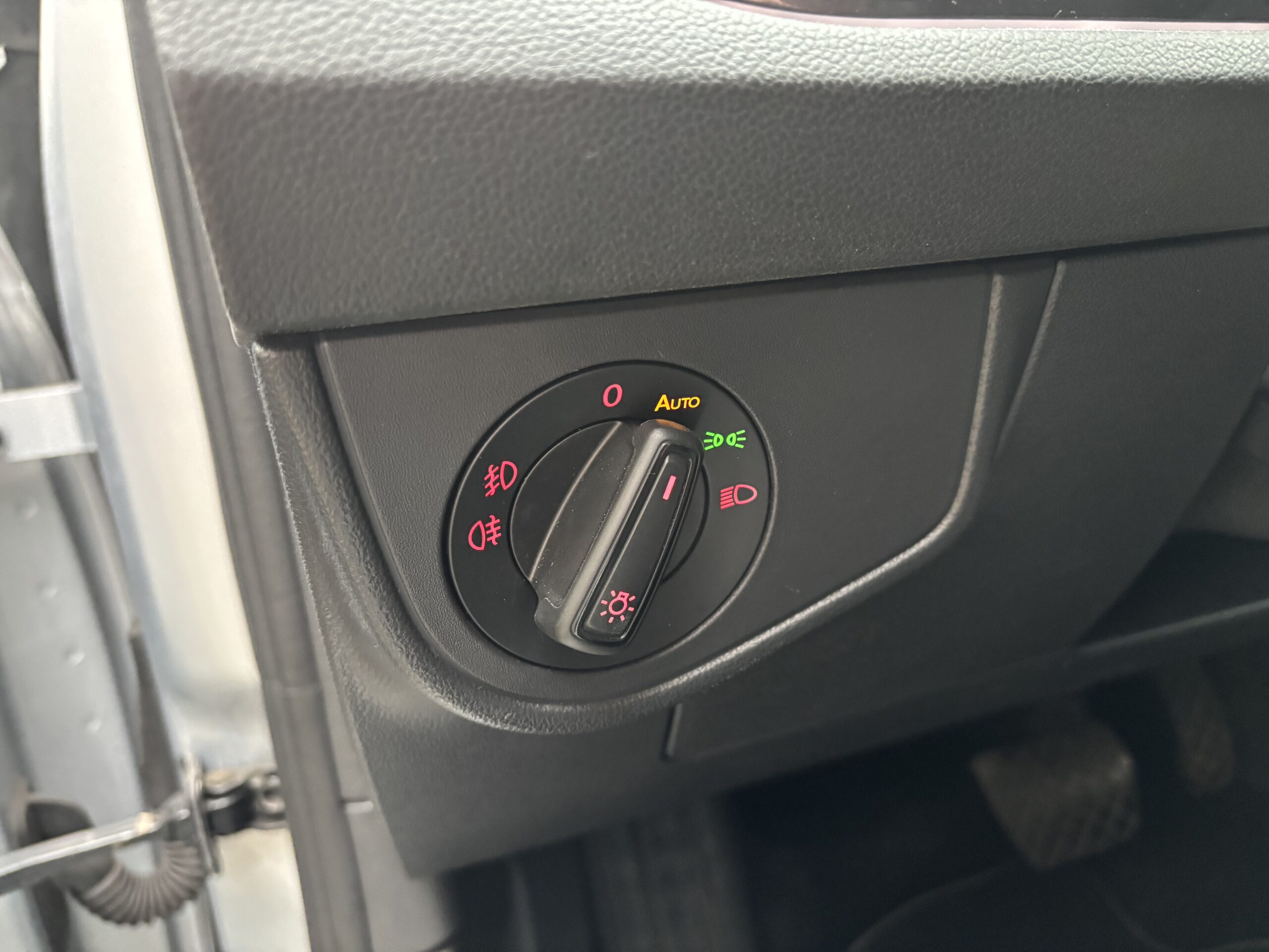 VOLKSWAGEN Polo VI 1.0 TSI DSG7 95 R-line