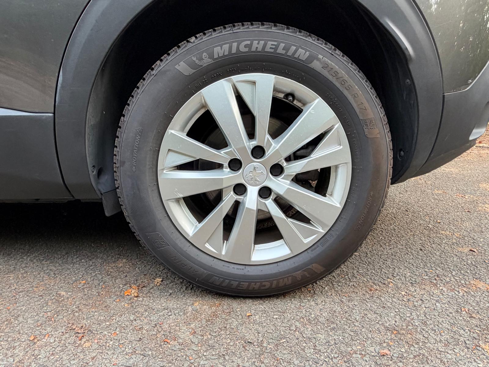 PEUGEOT 3008 Phase 2 1.5 BlueHDi EAT8 130 ACTIVE BUSINESS