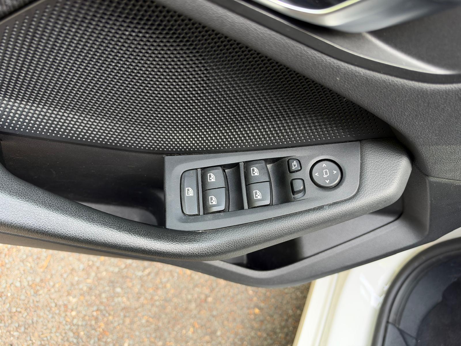 BMW Série 1 118i 136 BUSINESS DESIGN