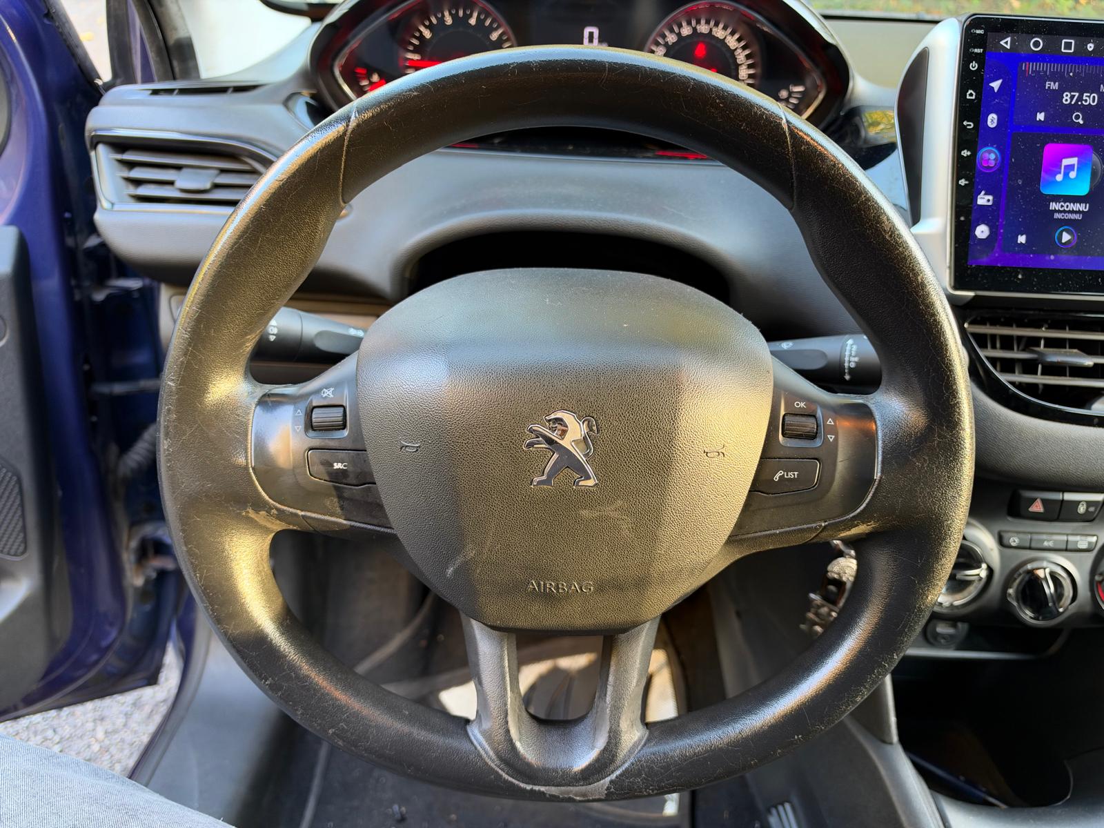 PEUGEOT 208 1.2 VTi 12V 82