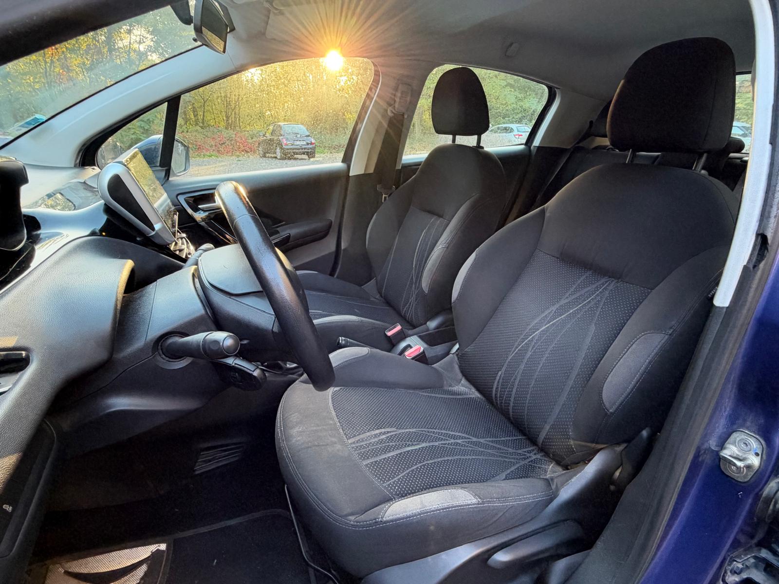 PEUGEOT 208 1.2 VTi 12V 82
