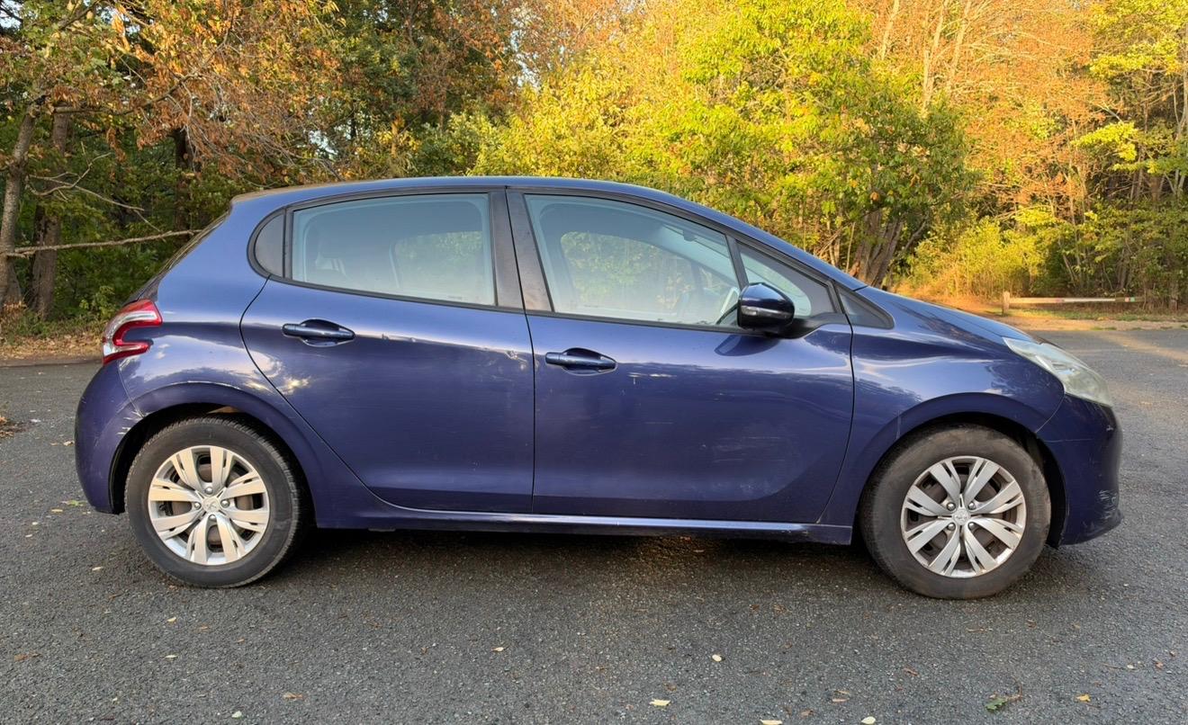 PEUGEOT 208 1.2 VTi 12V 82