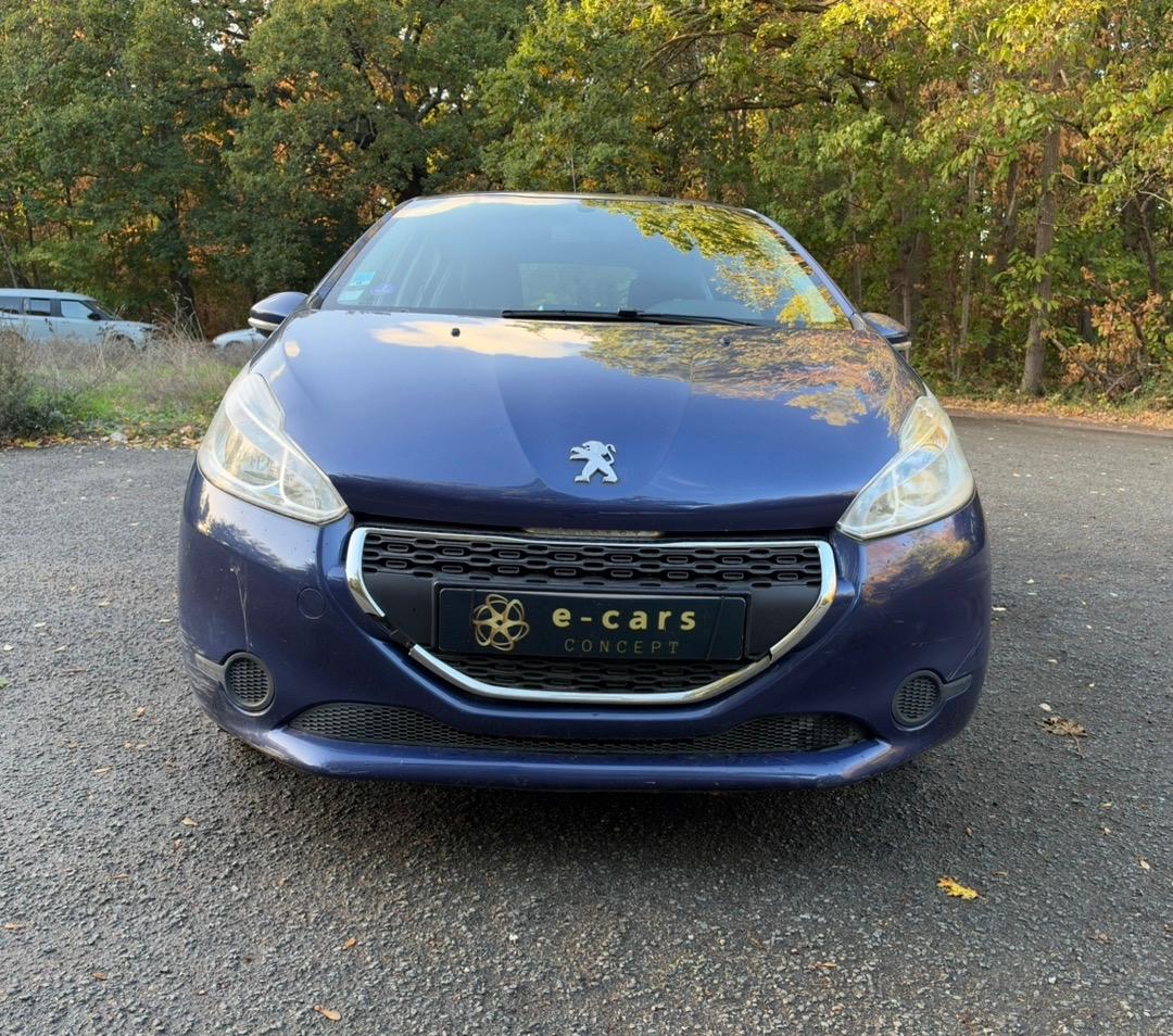 PEUGEOT 208 1.2 VTi 12V 82