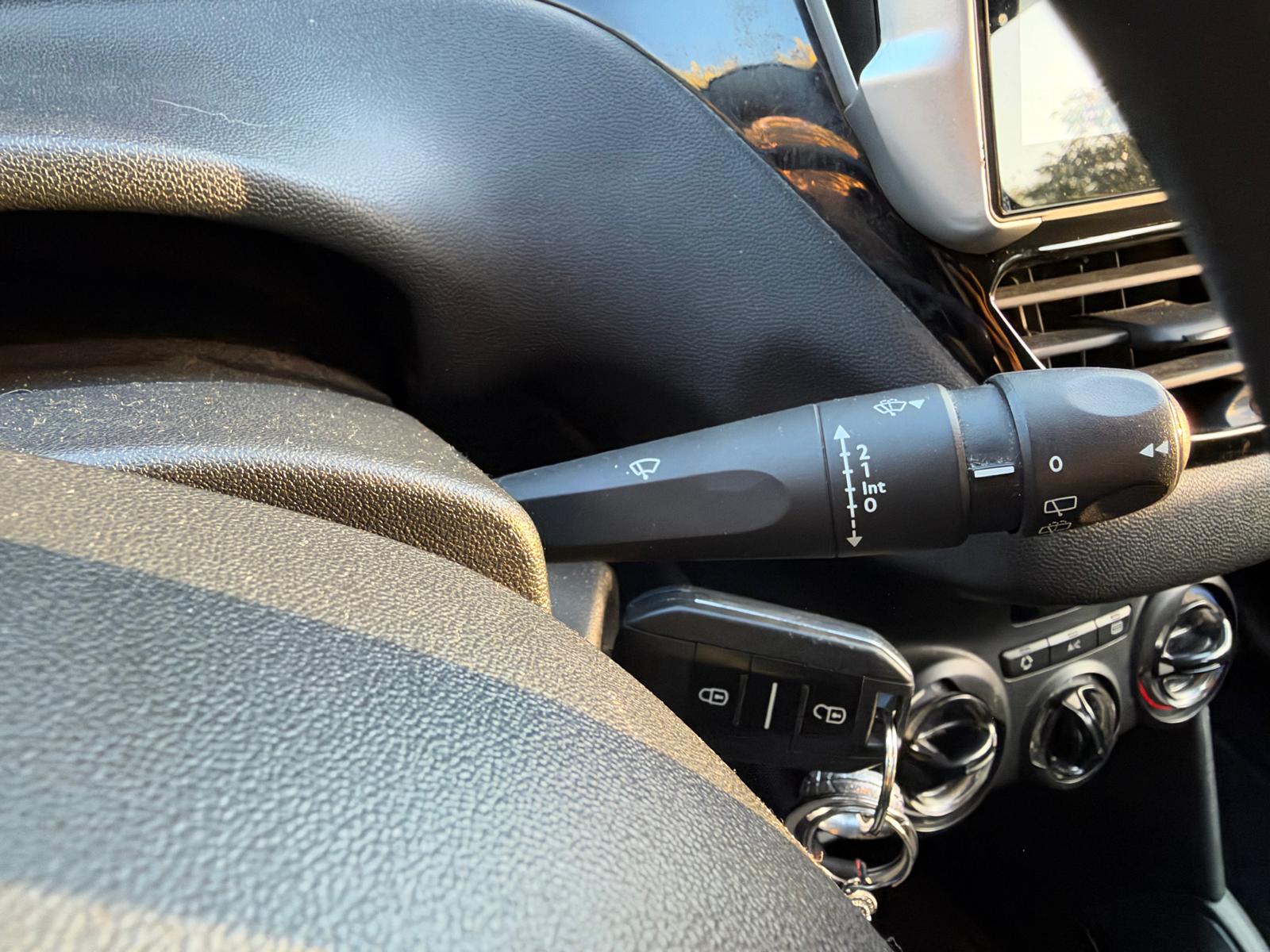 PEUGEOT 208 1.2 VTi 12V 82