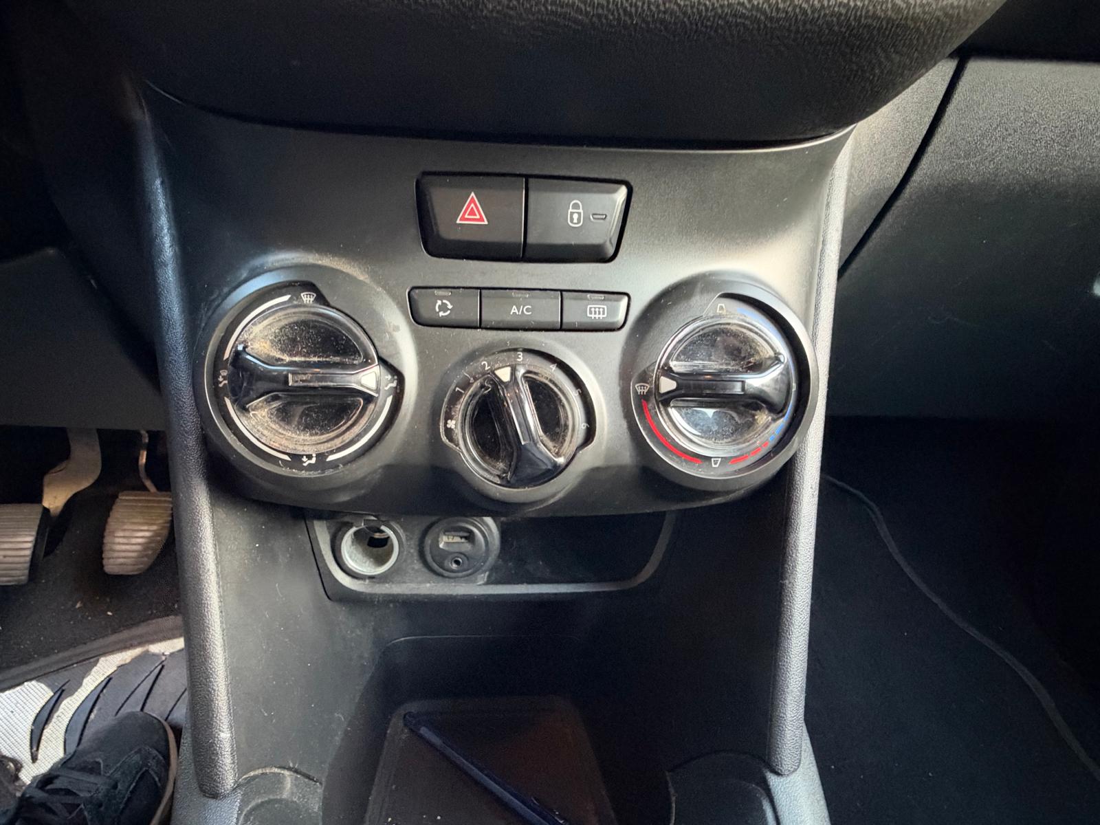 PEUGEOT 208 1.2 VTi 12V 82