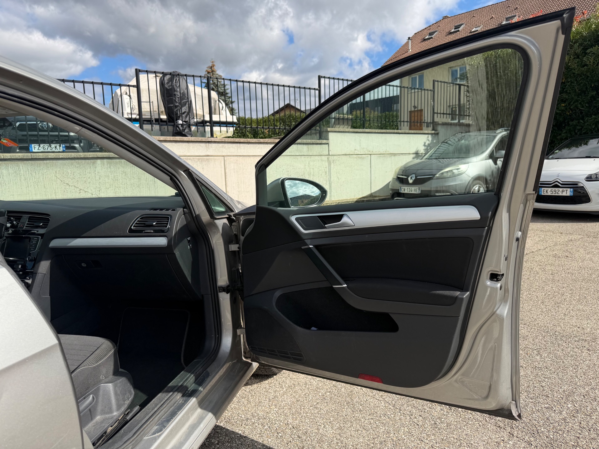 Volkswagen Golf 1.2 TSI 105ch CUP 4 pneus neige sur jantes