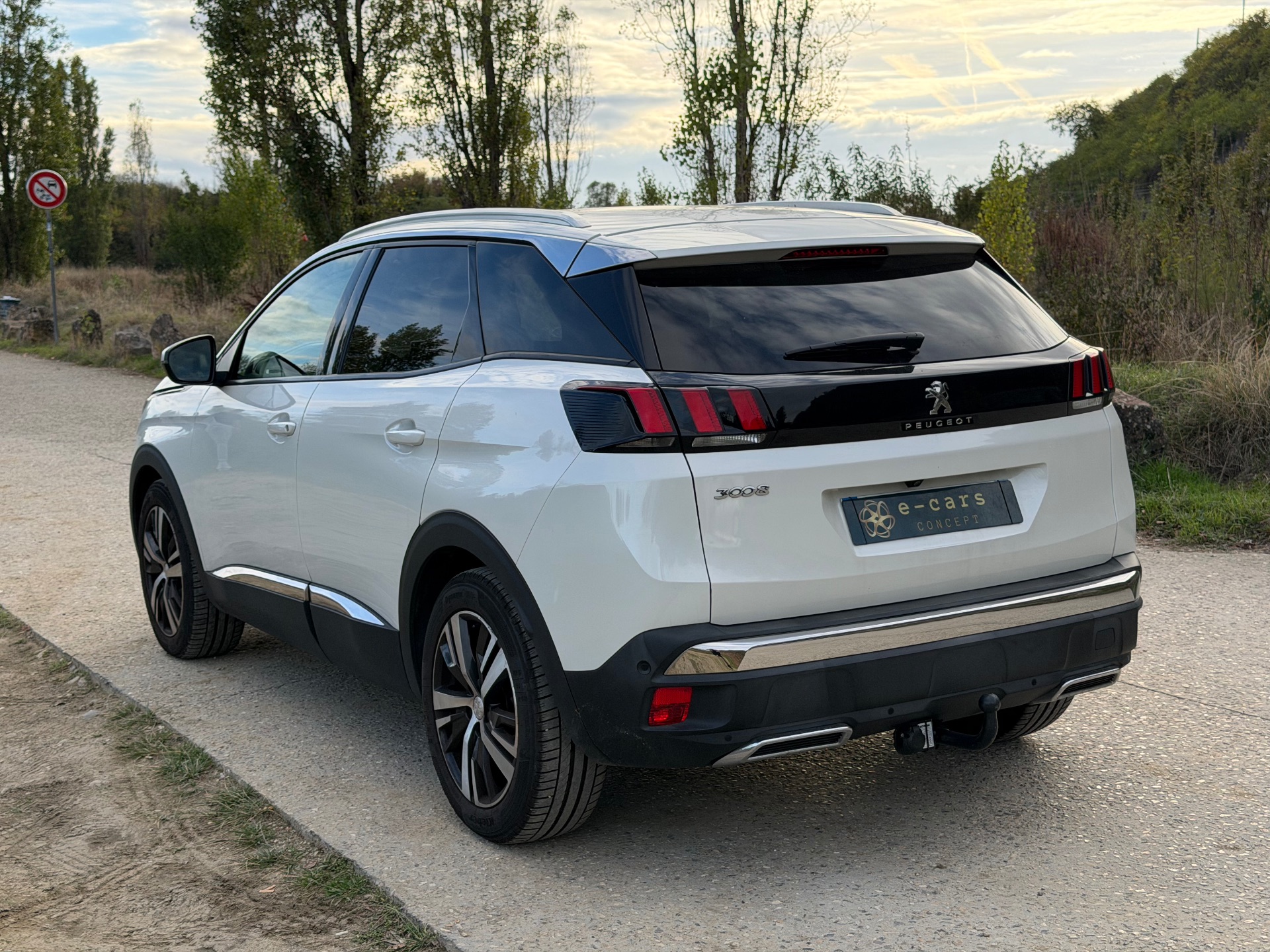 PEUGEOT 3008 1.2 puretech 130ch Allure