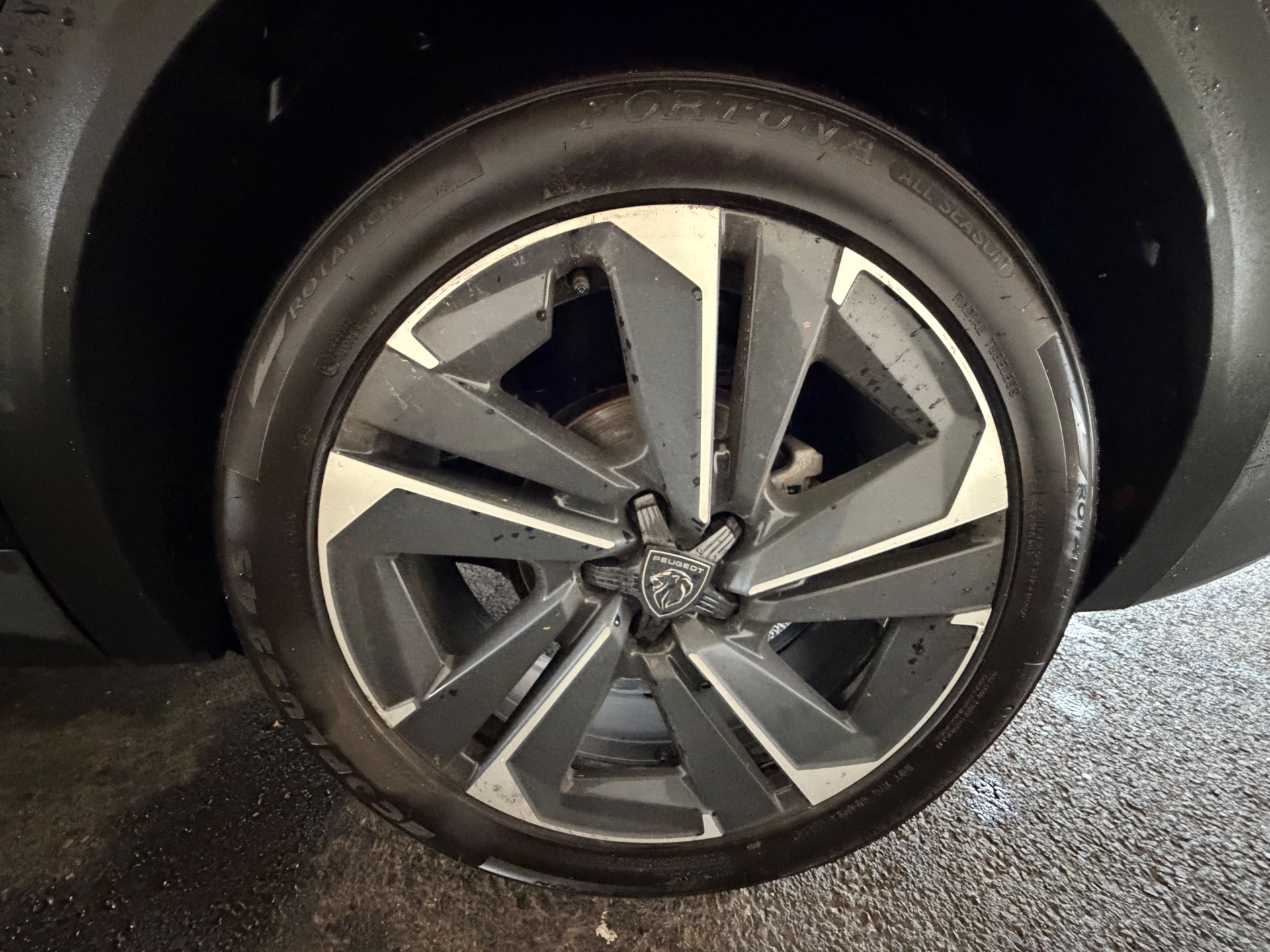 Peugeot 408 1.2 THP Puretech 130ch “Allure Pack”