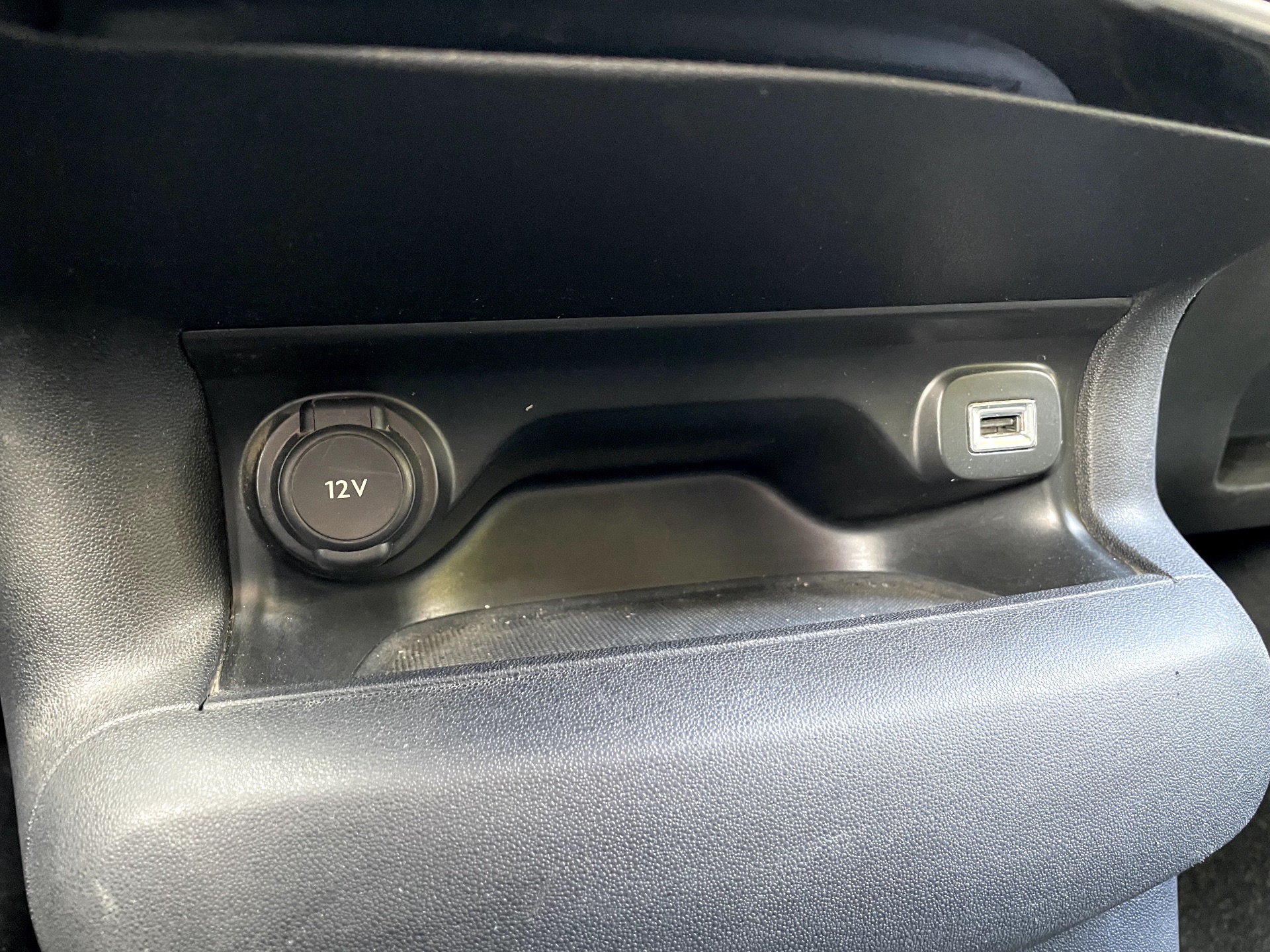 Citroën C4 Cactus 1.2 PURETECH 110ch SHINE