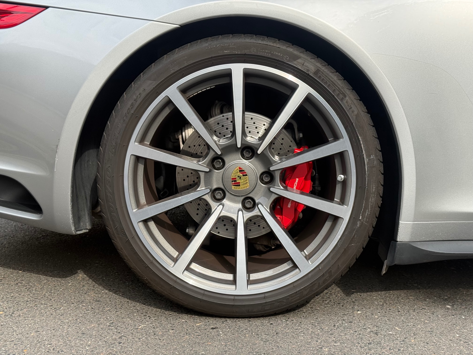 Porsche 911 4S 3.0 flat- 6 biturbo 420ch