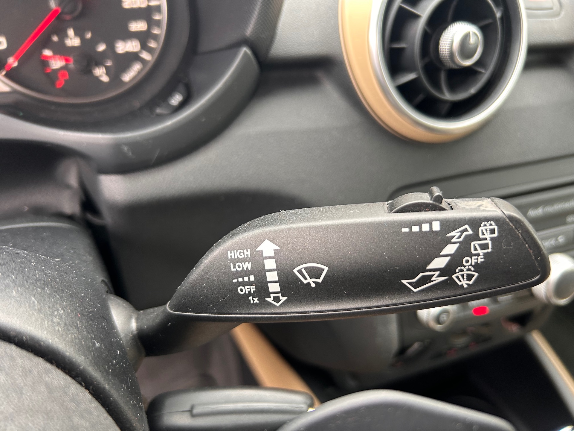Audi A1 1.4 TFSI 122ch Ambition