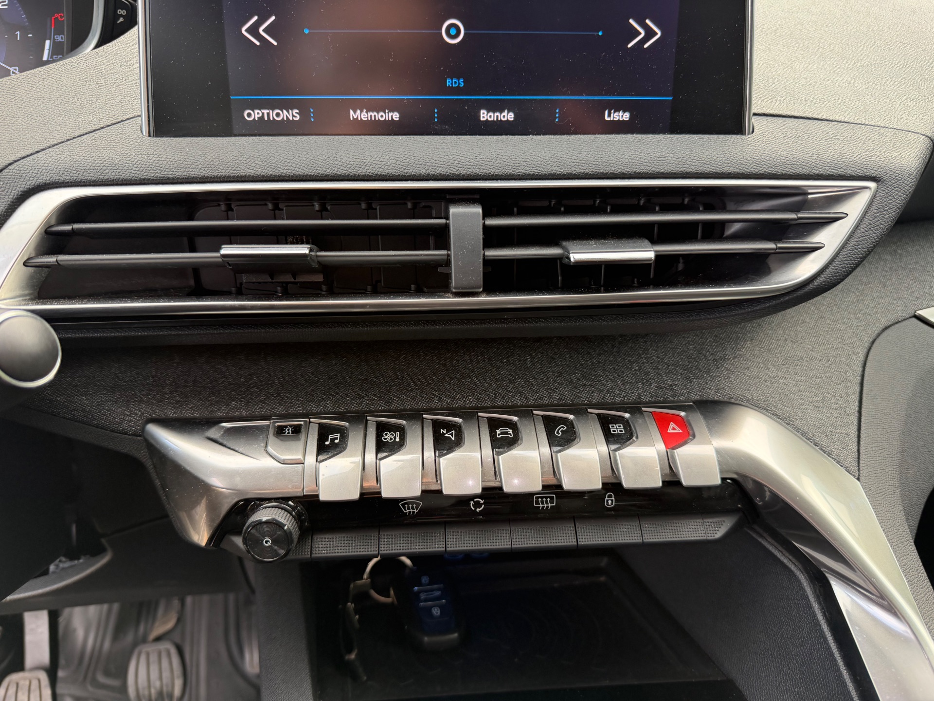PEUGEOT 3008 1.2 puretech 130ch Allure