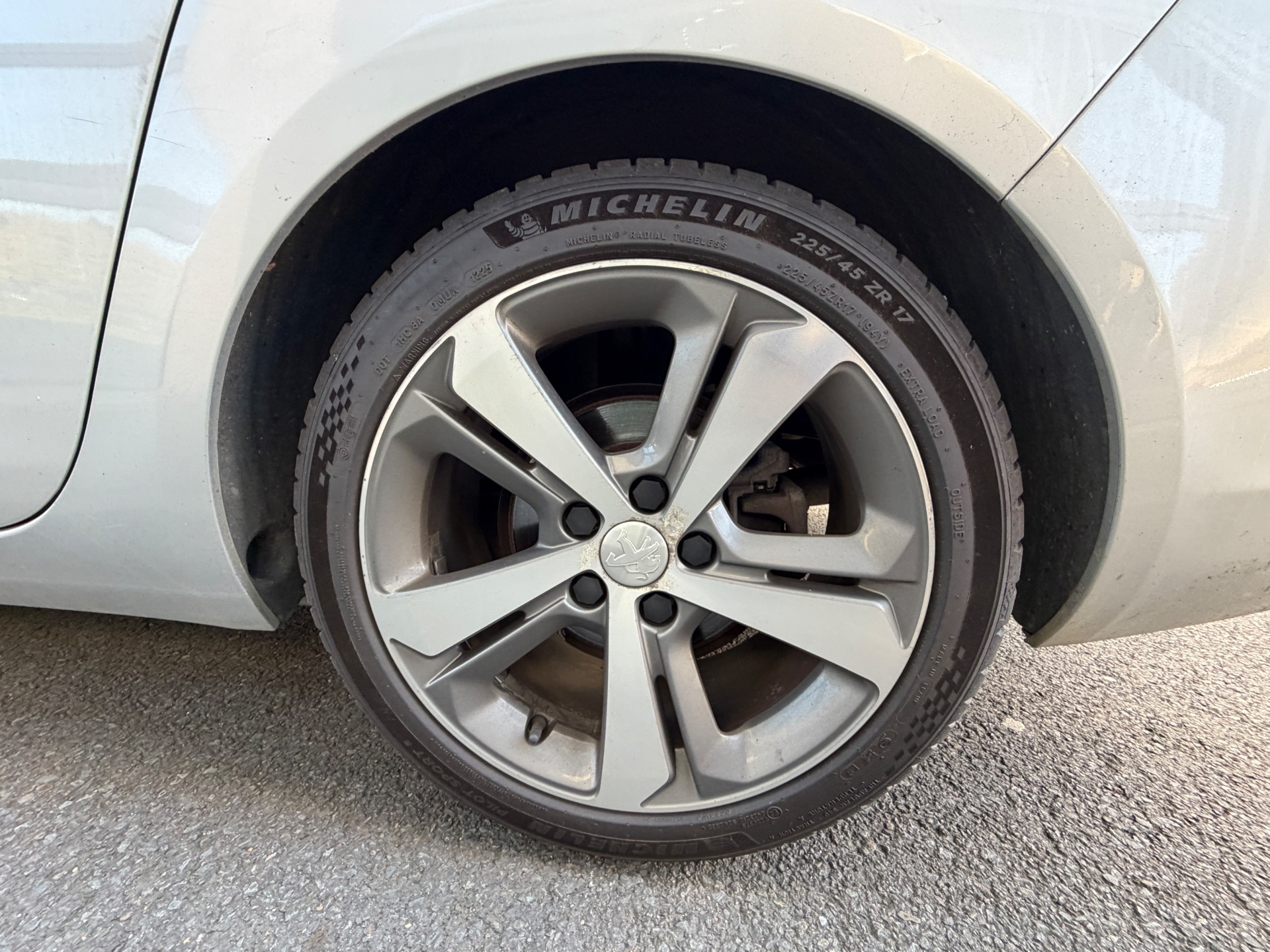 Peugeot 308 SW 2.0 BlueHDI 150ch “Allure Business”