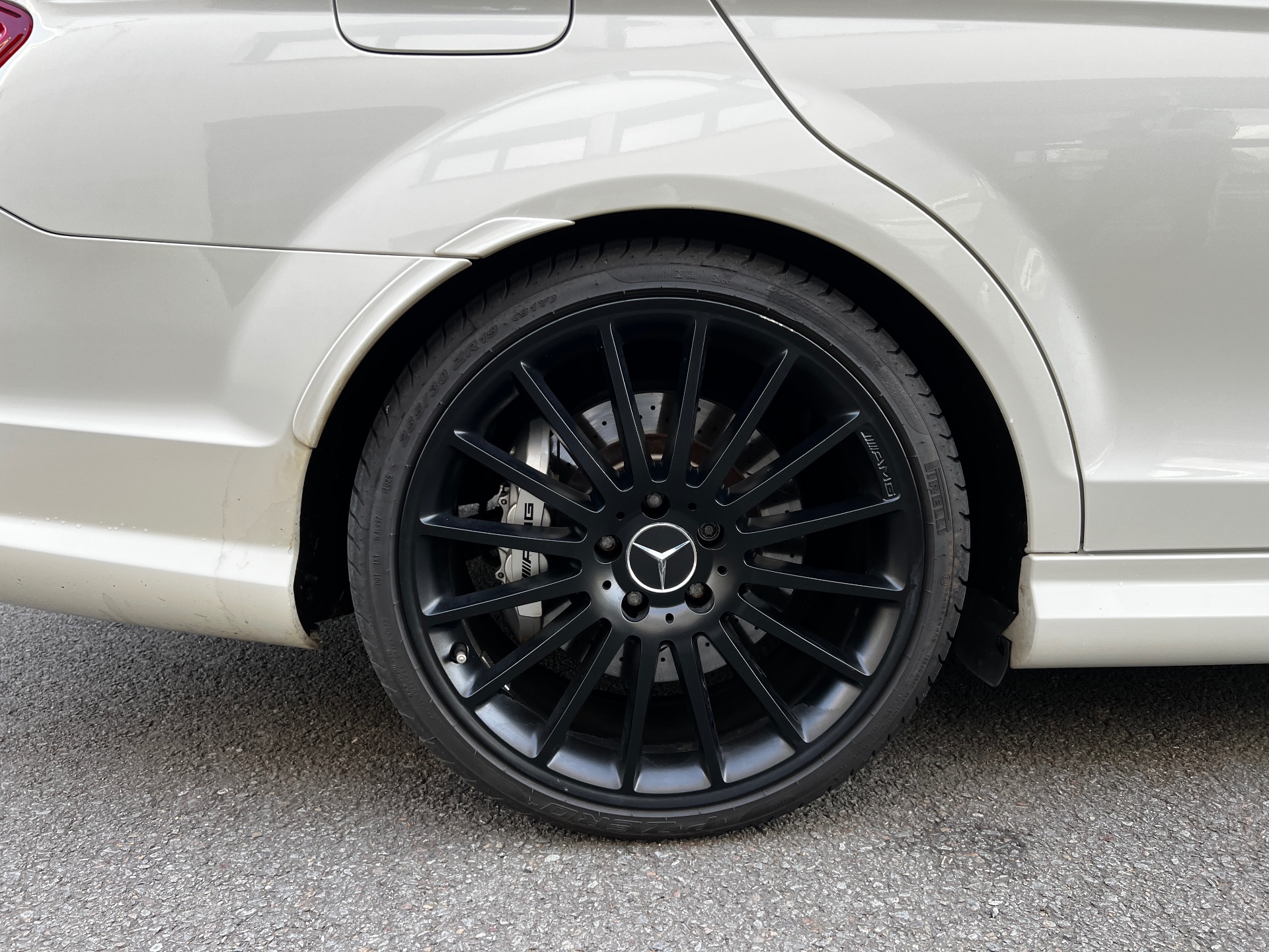 Mercedes-Benz C63 V8 6,2L 457ch AMG