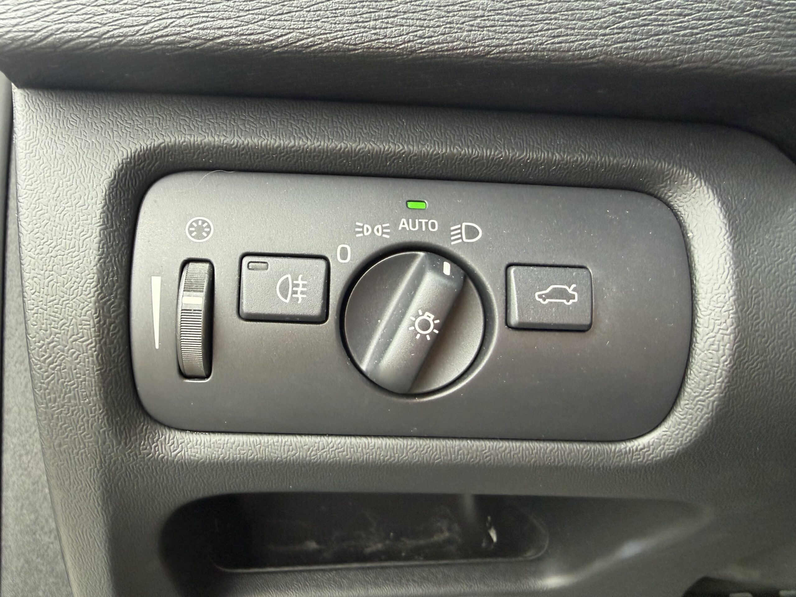Volvo V40 1.6 122ch MOMENTUM