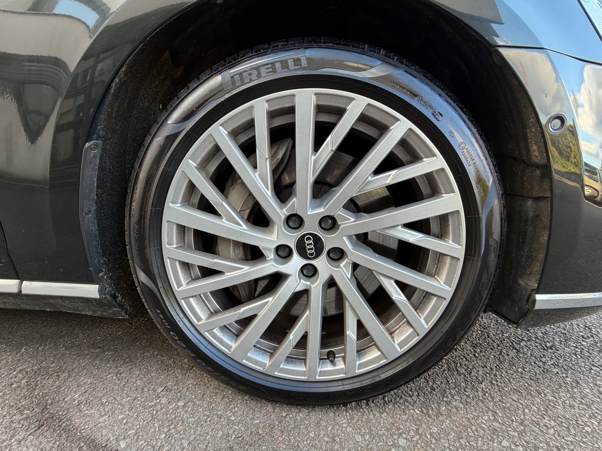 Audi A8 60 TFSI 462ch “Avus Extended”