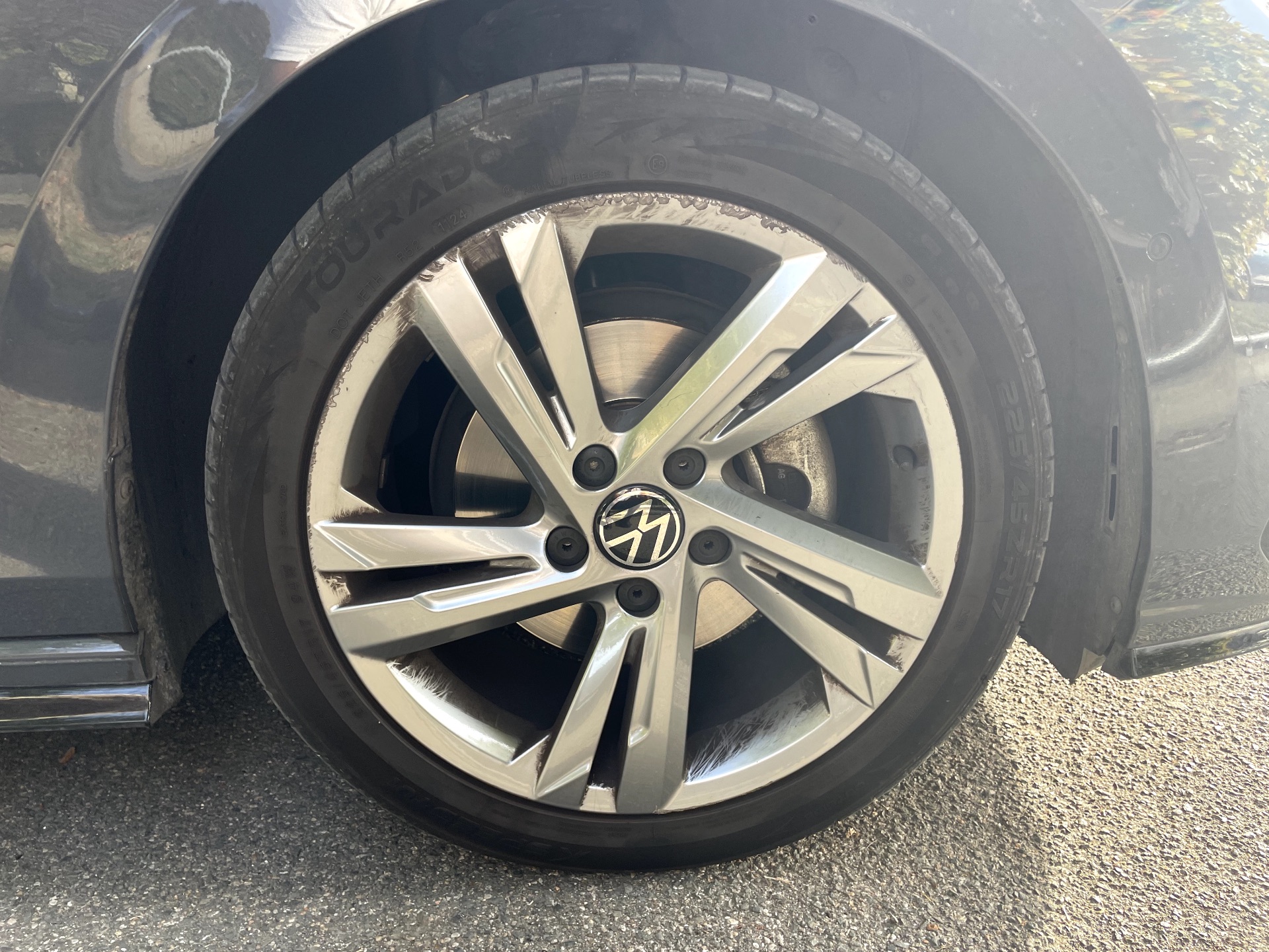 VOLKSWAGEN GOLF R LINE