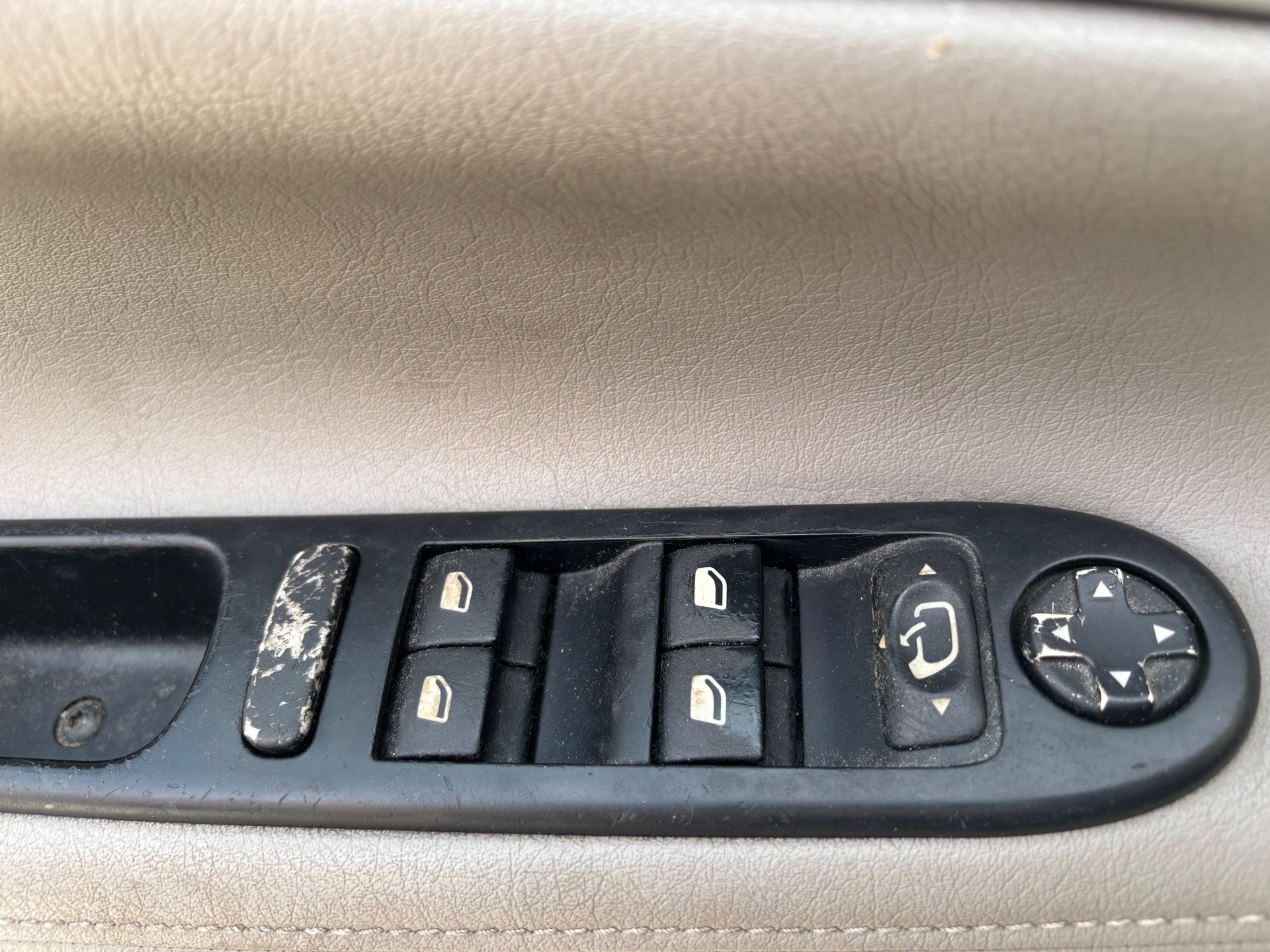 Peugeot 207 sw 1,6 hdi 120ch Premium Outdoor