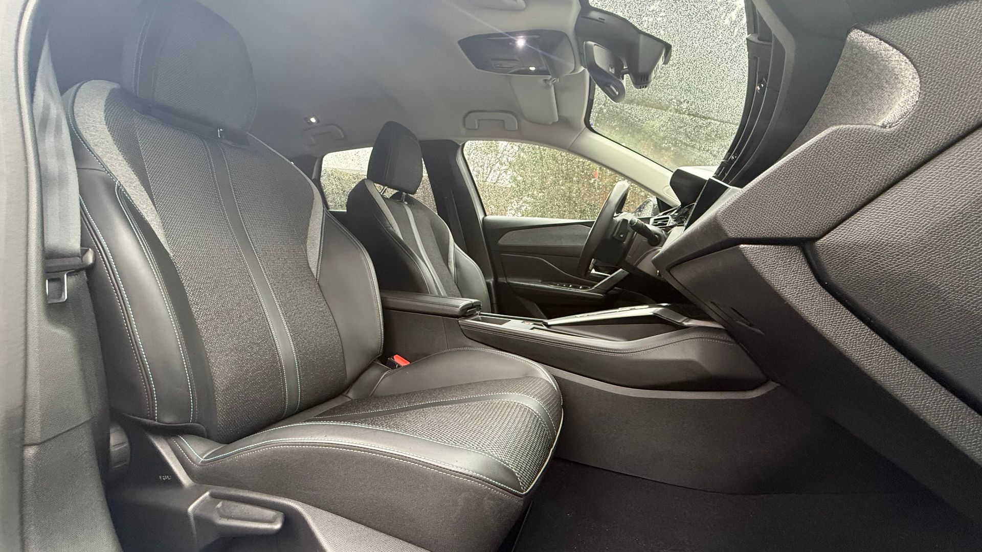 Peugeot 308 PHEV 1.6 THP 180ch Allure