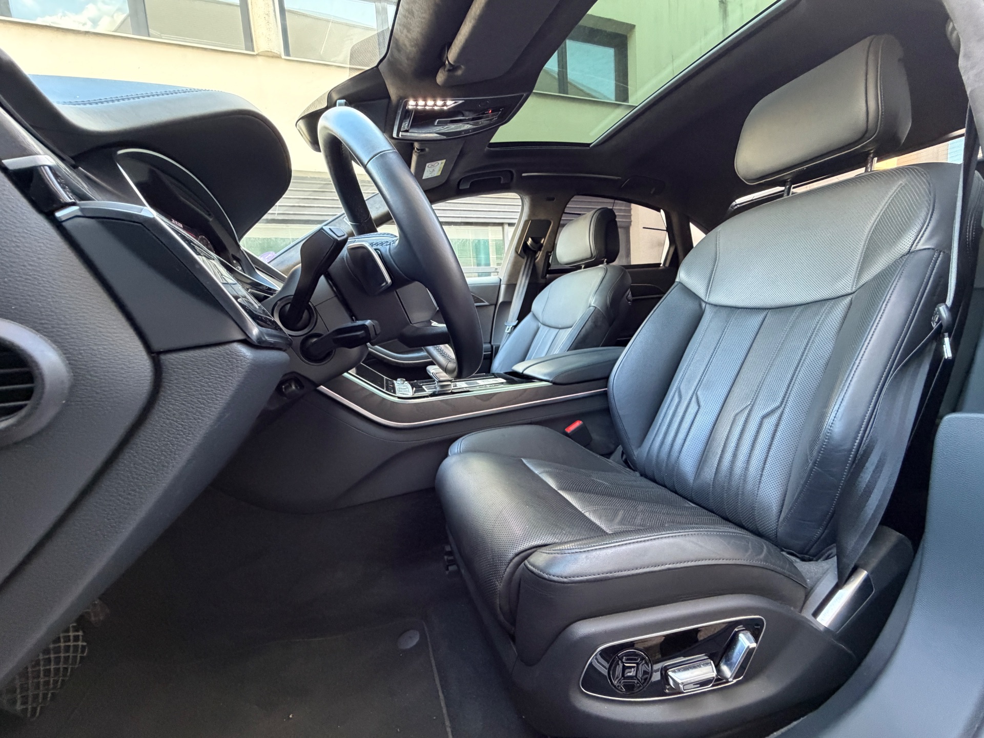 Audi A8 60 TFSI 462ch “Avus Extended”